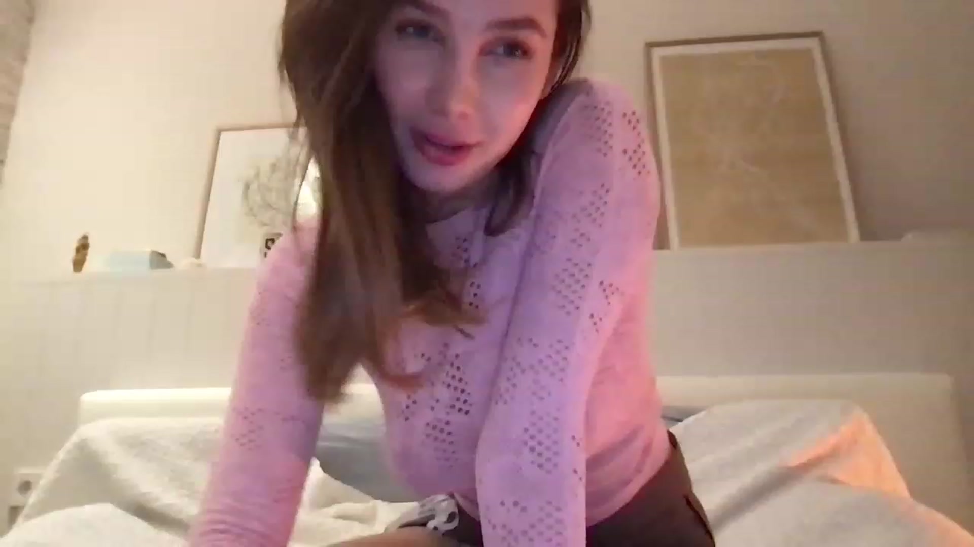 Gallery image thumbnail from LaLune's myfreecams stream on, 02/06/2023, 21:04 image 14 of 20
