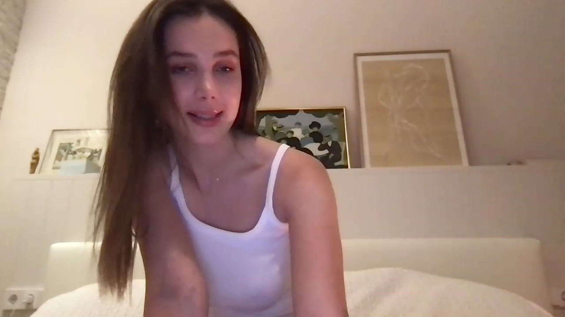 Gallery image thumbnail from LaLune's myfreecams stream on, 02/26/2023, 22:04 image 19 of 20