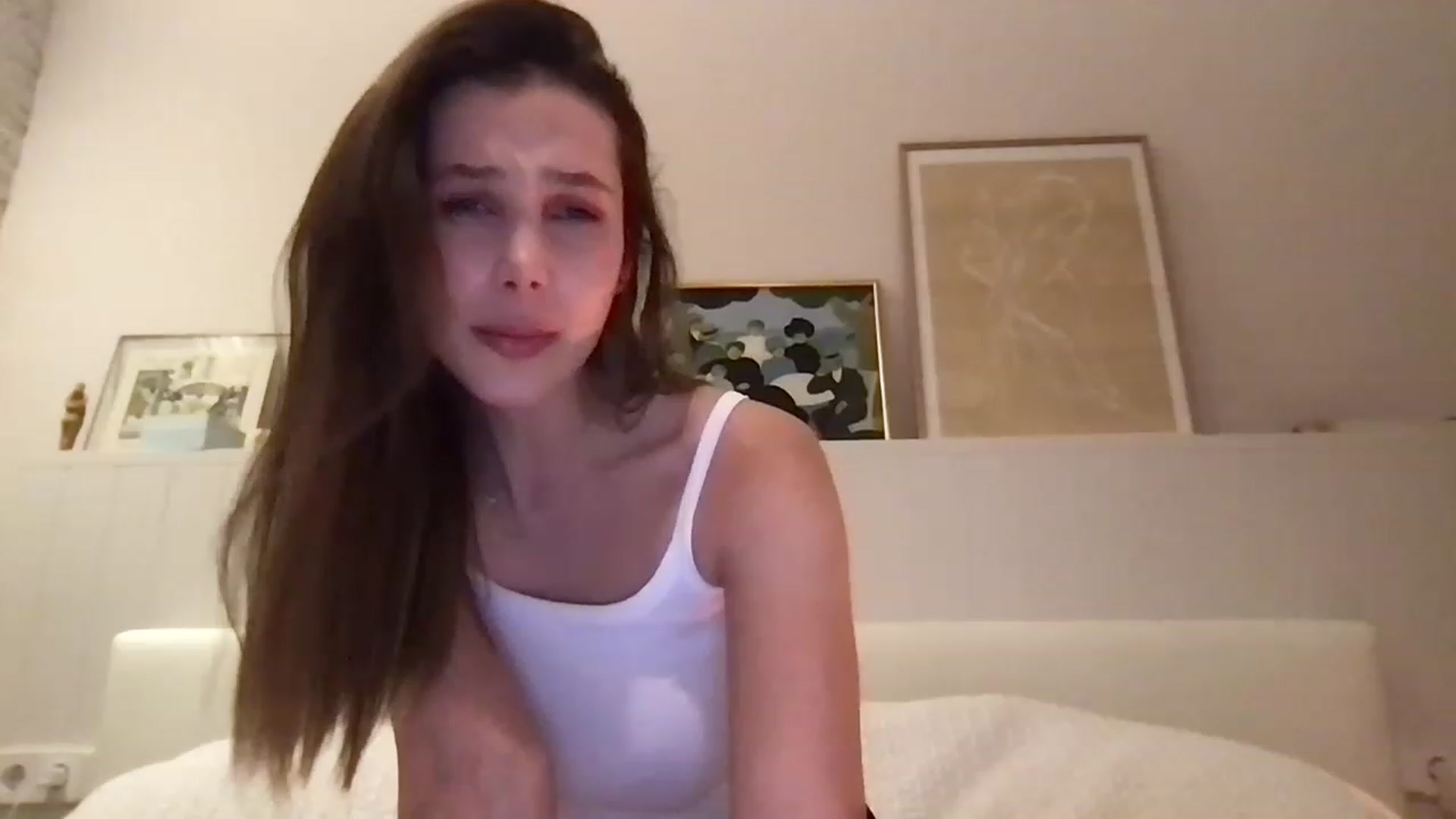 Gallery image thumbnail from LaLune's myfreecams stream on, 02/26/2023, 22:04 image 8 of 20