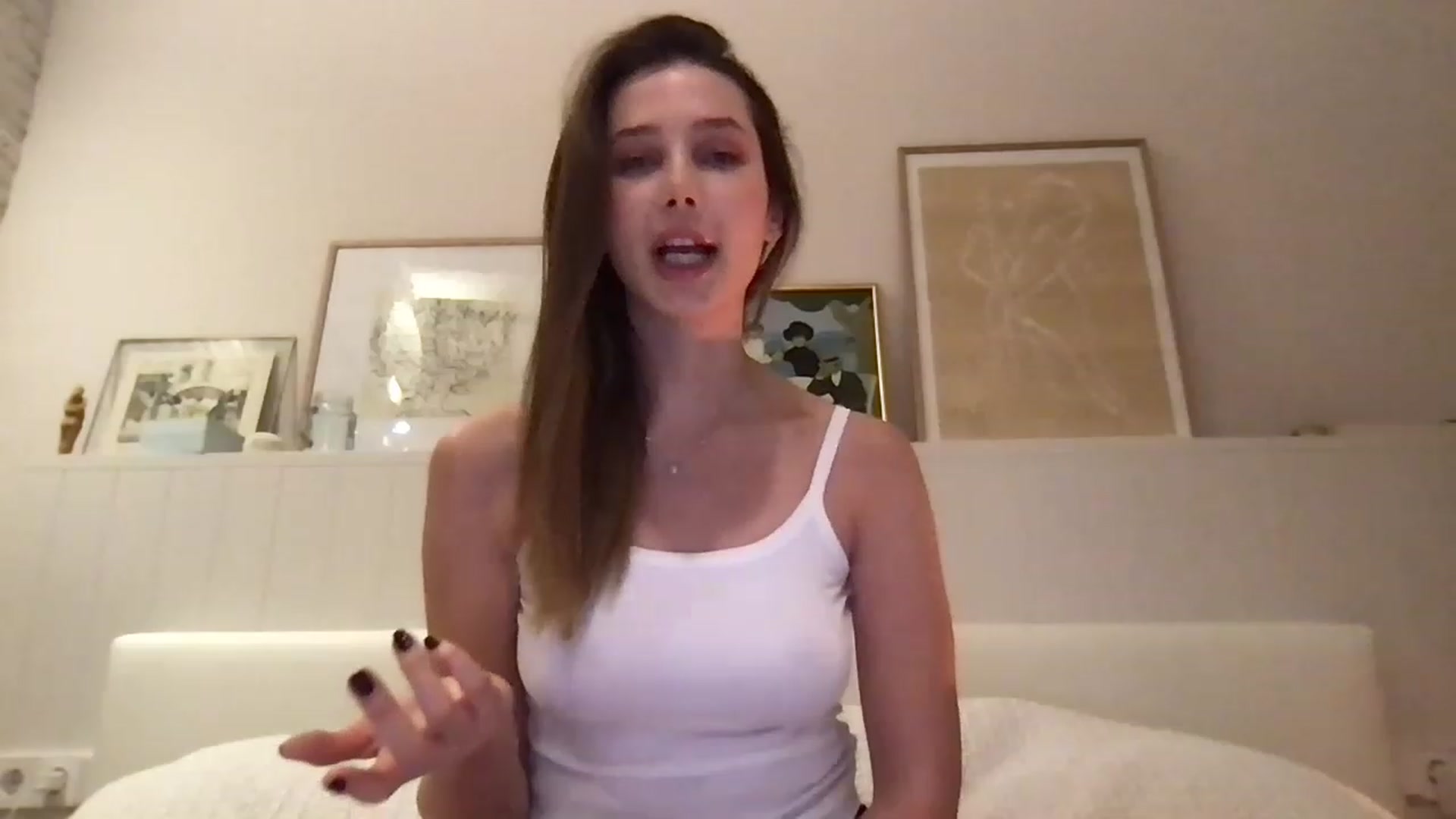 Gallery image thumbnail from LaLune's myfreecams stream on, 02/26/2023, 22:04 image 7 of 20