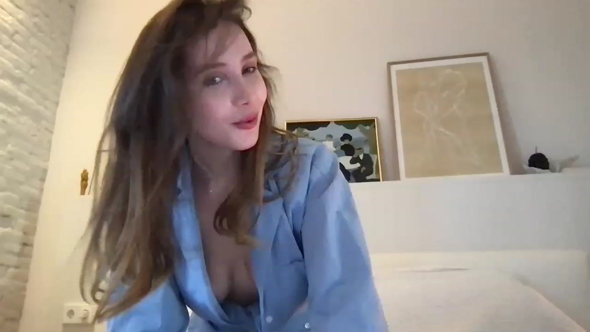 Gallery image thumbnail from LaLune's myfreecams stream on, 04/05/2023, 17:27 image 7 of 20