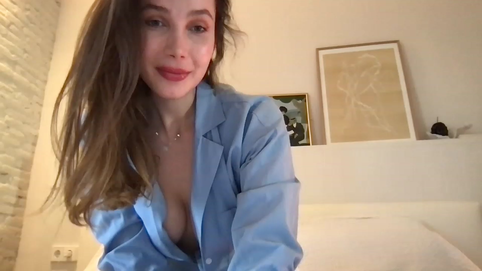Gallery image thumbnail from LaLune's myfreecams stream on, 04/05/2023, 17:27 image 1 of 20