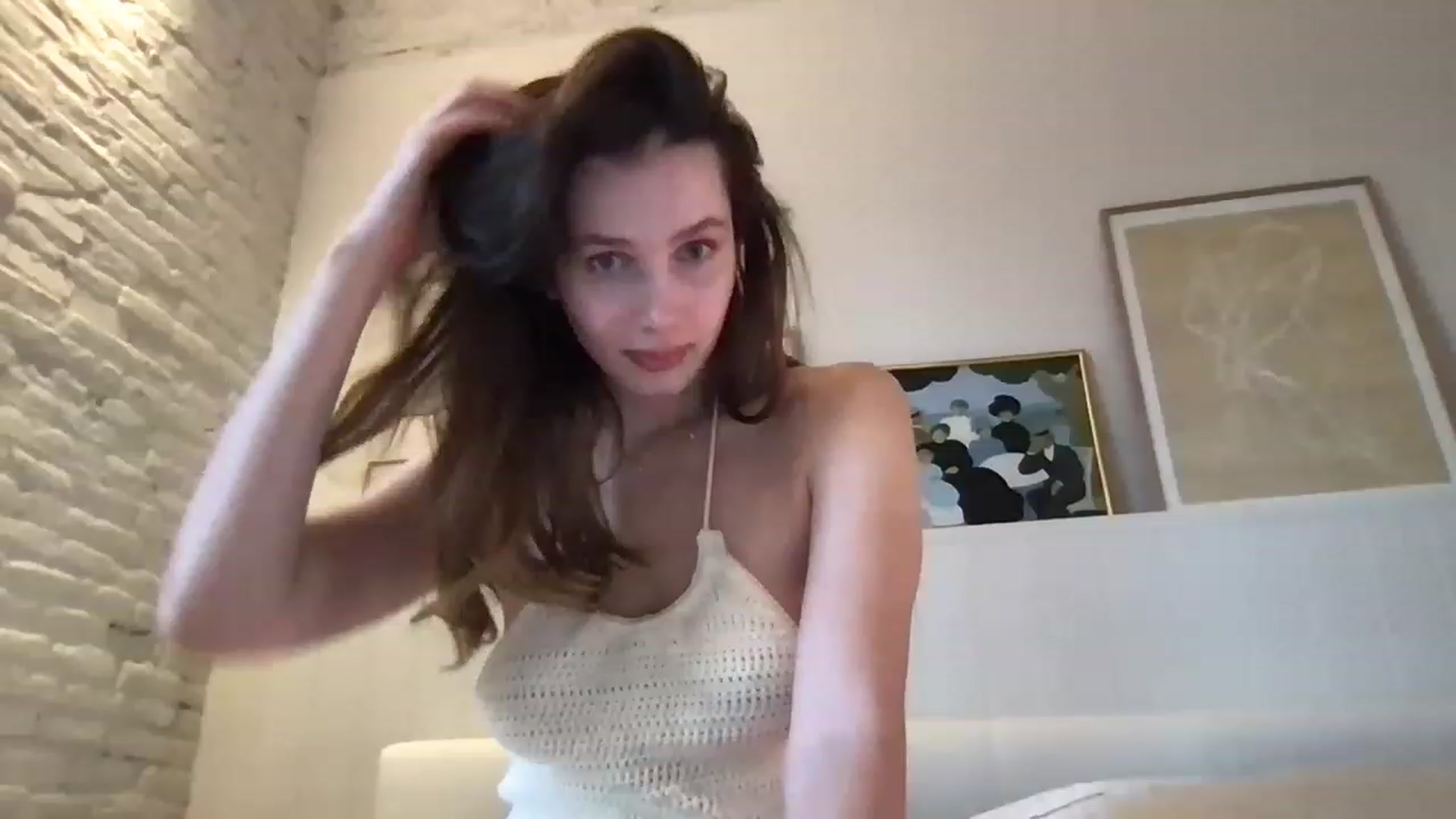 Gallery image thumbnail from LaLune's myfreecams stream on, 04/06/2023, 18:03 image 1 of 20