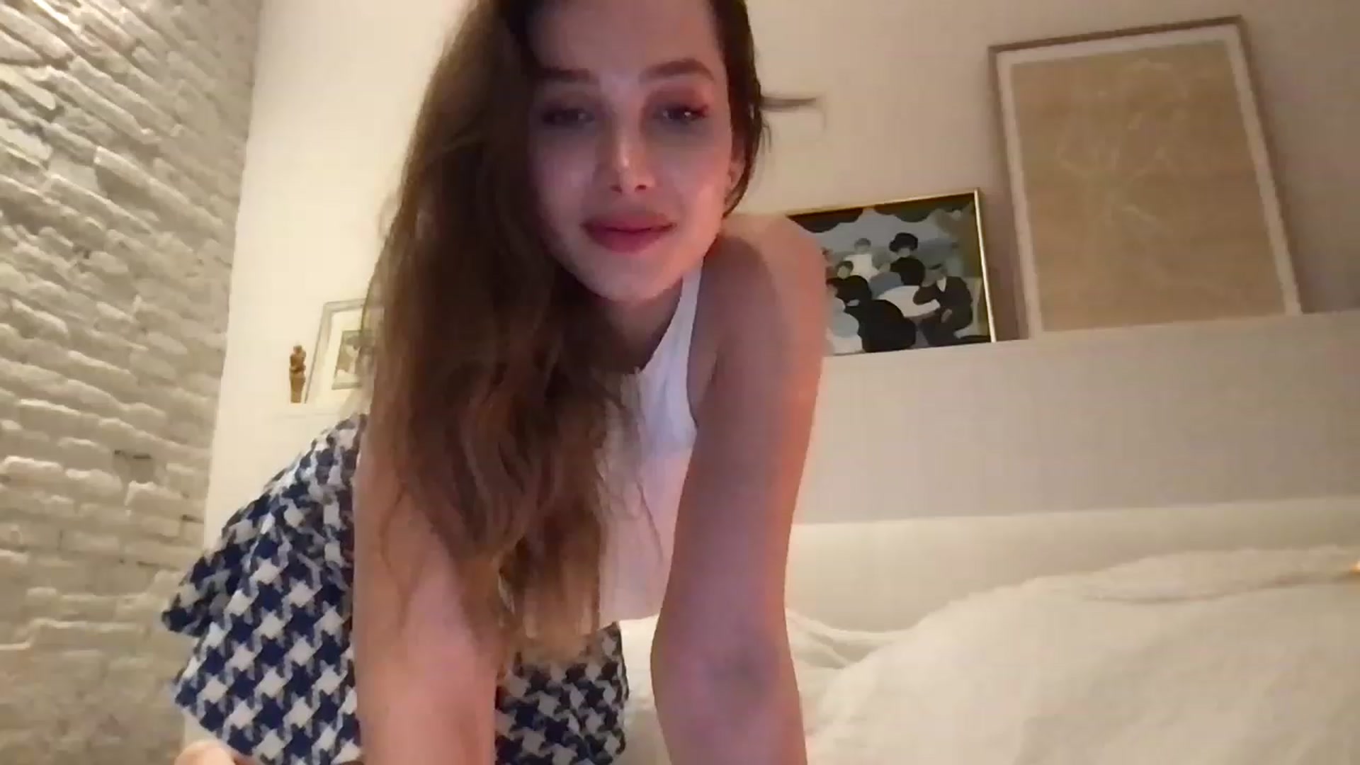 Gallery image thumbnail from LaLune's myfreecams stream on, 04/17/2023, 20:59 image 9 of 20