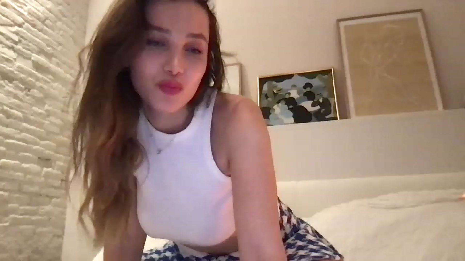 Gallery image thumbnail from LaLune's myfreecams stream on, 04/17/2023, 20:59 image 15 of 20