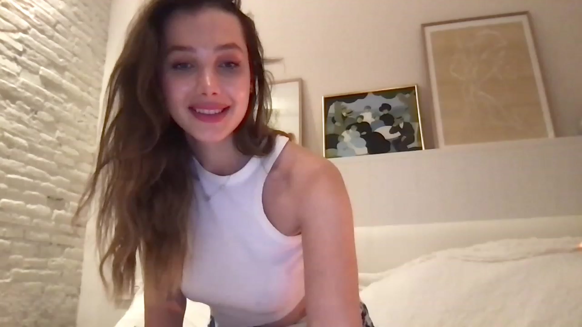 Gallery image thumbnail from LaLune's myfreecams stream on, 04/17/2023, 20:59 image 20 of 20