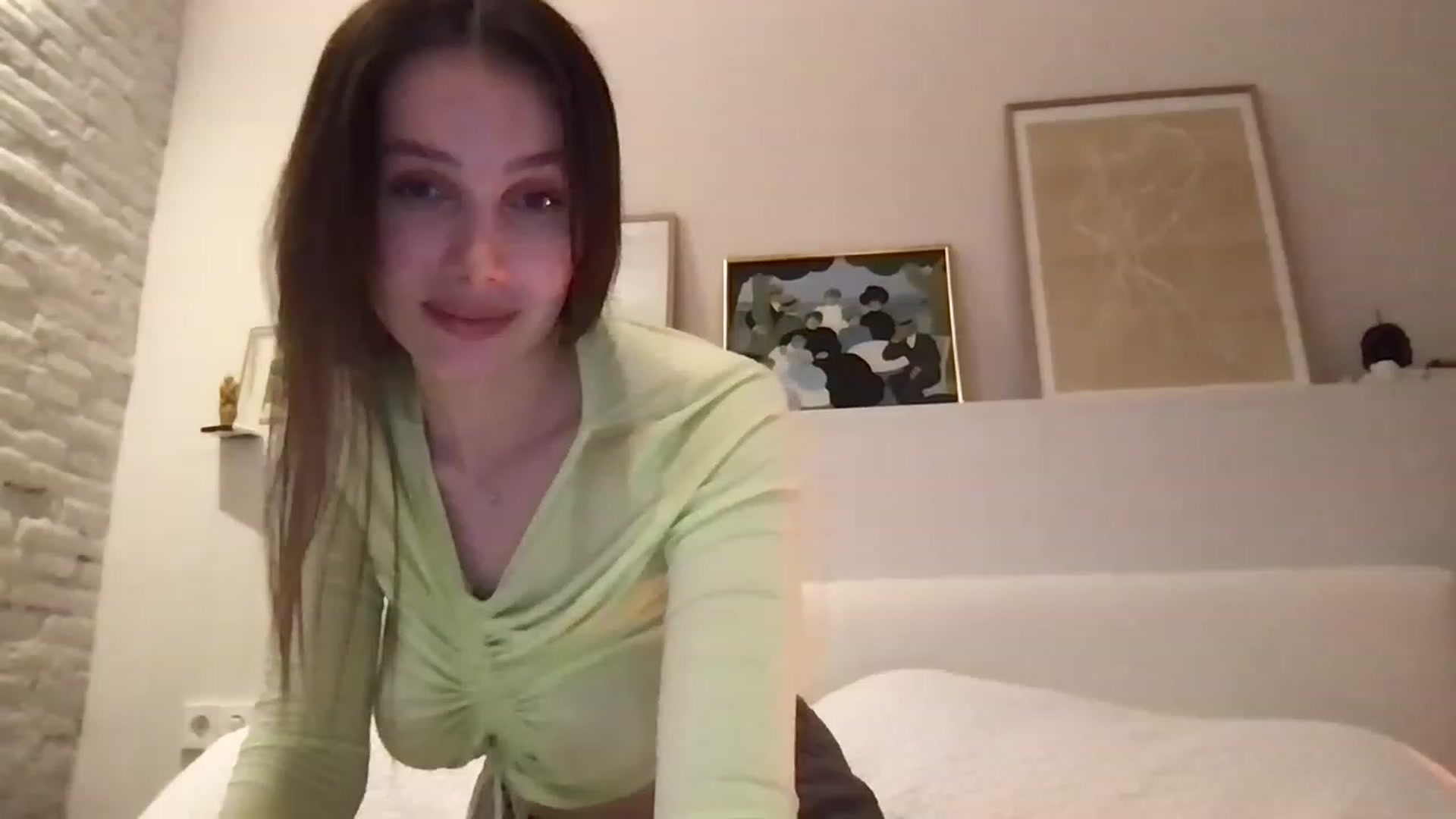 Gallery image thumbnail from LaLune's myfreecams stream on, 04/24/2023, 19:05 image 7 of 20