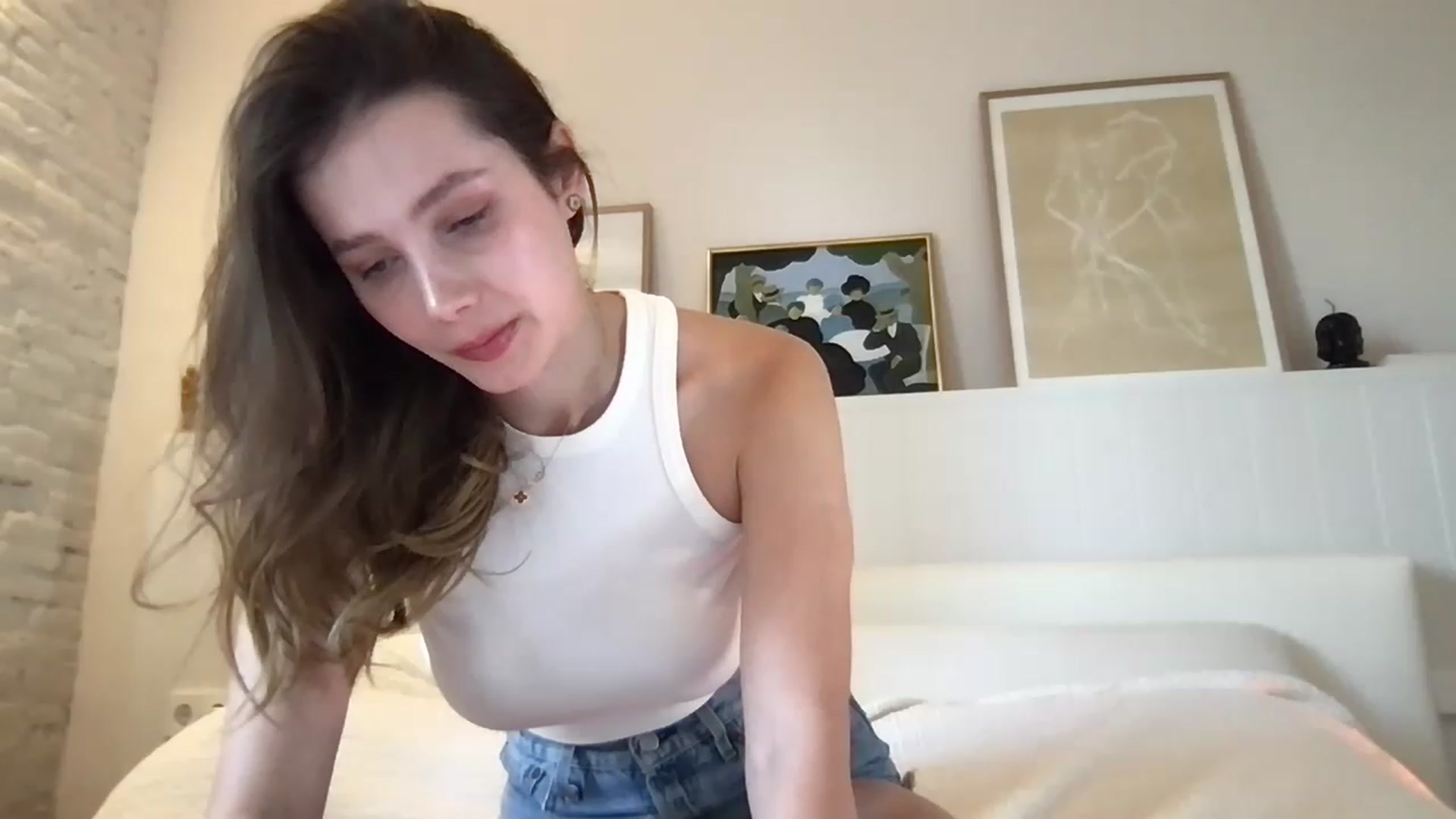 Gallery image thumbnail from LaLune's myfreecams stream on, 05/28/2023, 17:23 image 5 of 20