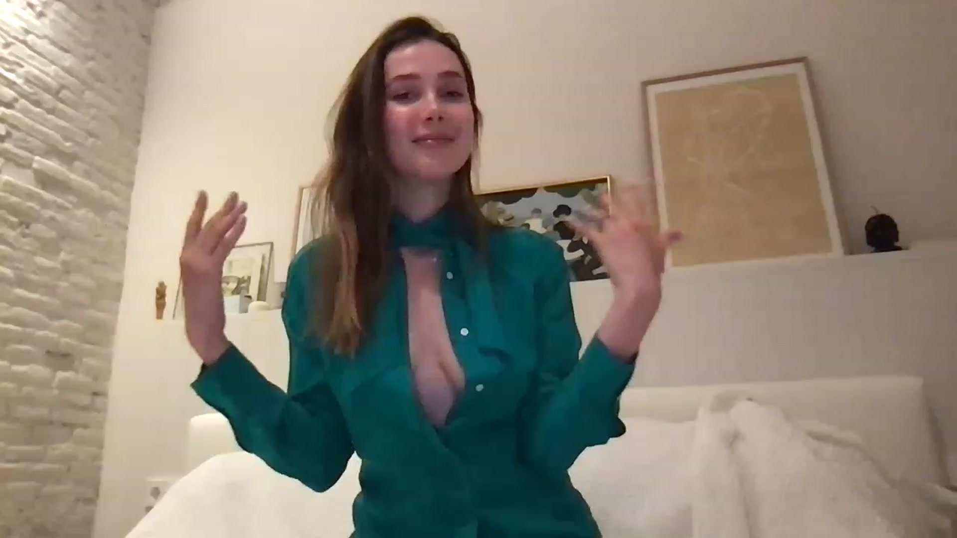 Gallery image thumbnail from LaLune's myfreecams stream on, 05/30/2023, 19:29 image 19 of 20
