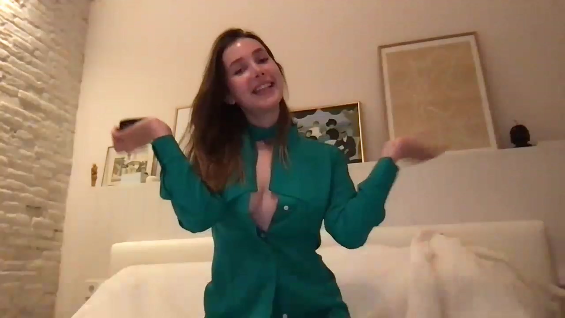 Gallery image thumbnail from LaLune's myfreecams stream on, 05/30/2023, 19:29 image 7 of 20