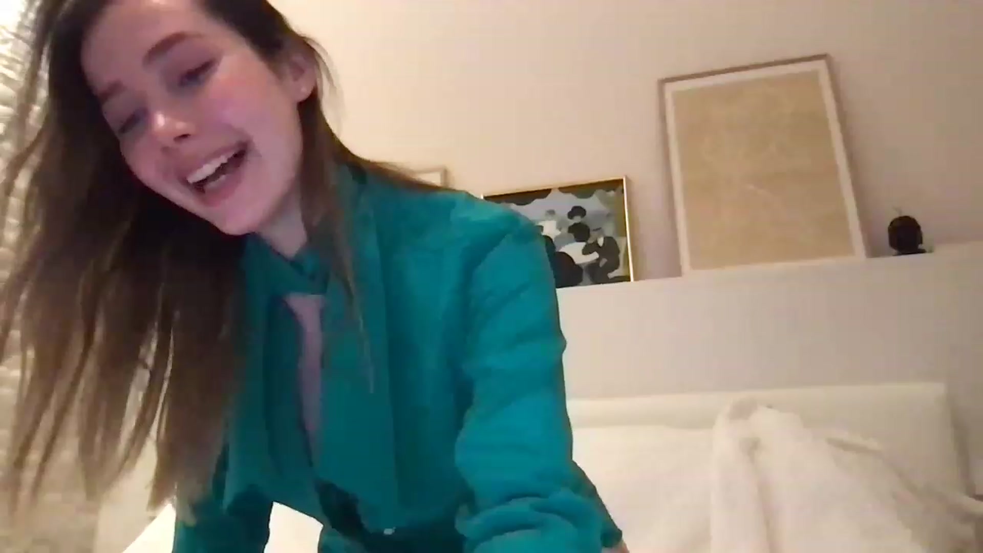 Gallery image thumbnail from LaLune's myfreecams stream on, 05/30/2023, 19:29 image 15 of 20