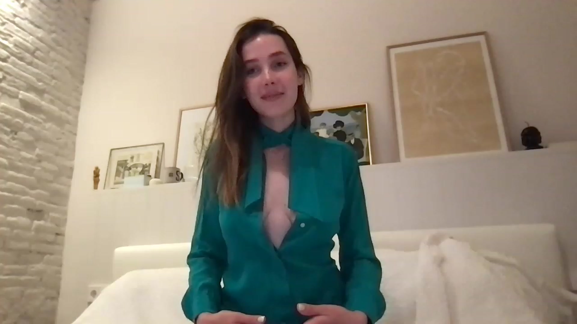 Gallery image thumbnail from LaLune's myfreecams stream on, 05/30/2023, 19:29 image 2 of 20