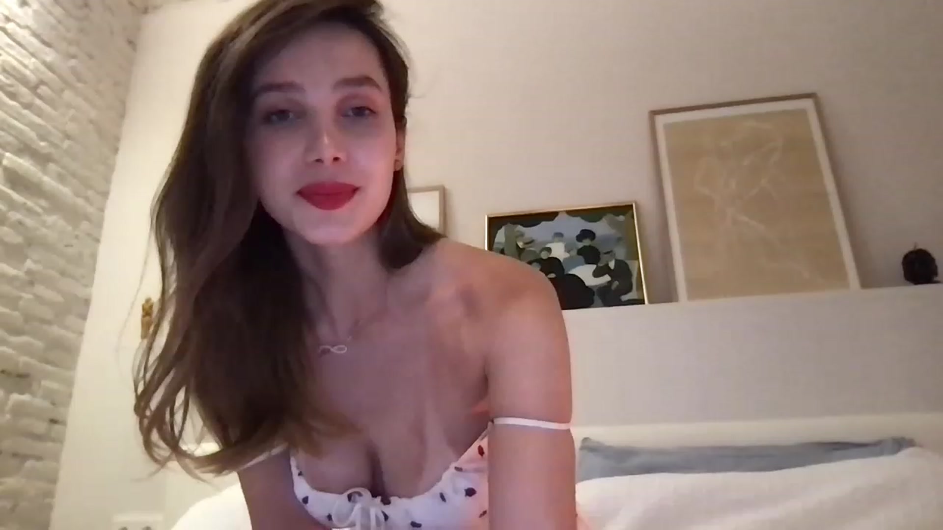 Gallery image thumbnail from LaLune's myfreecams stream on, 06/17/2023, 19:31 image 8 of 20