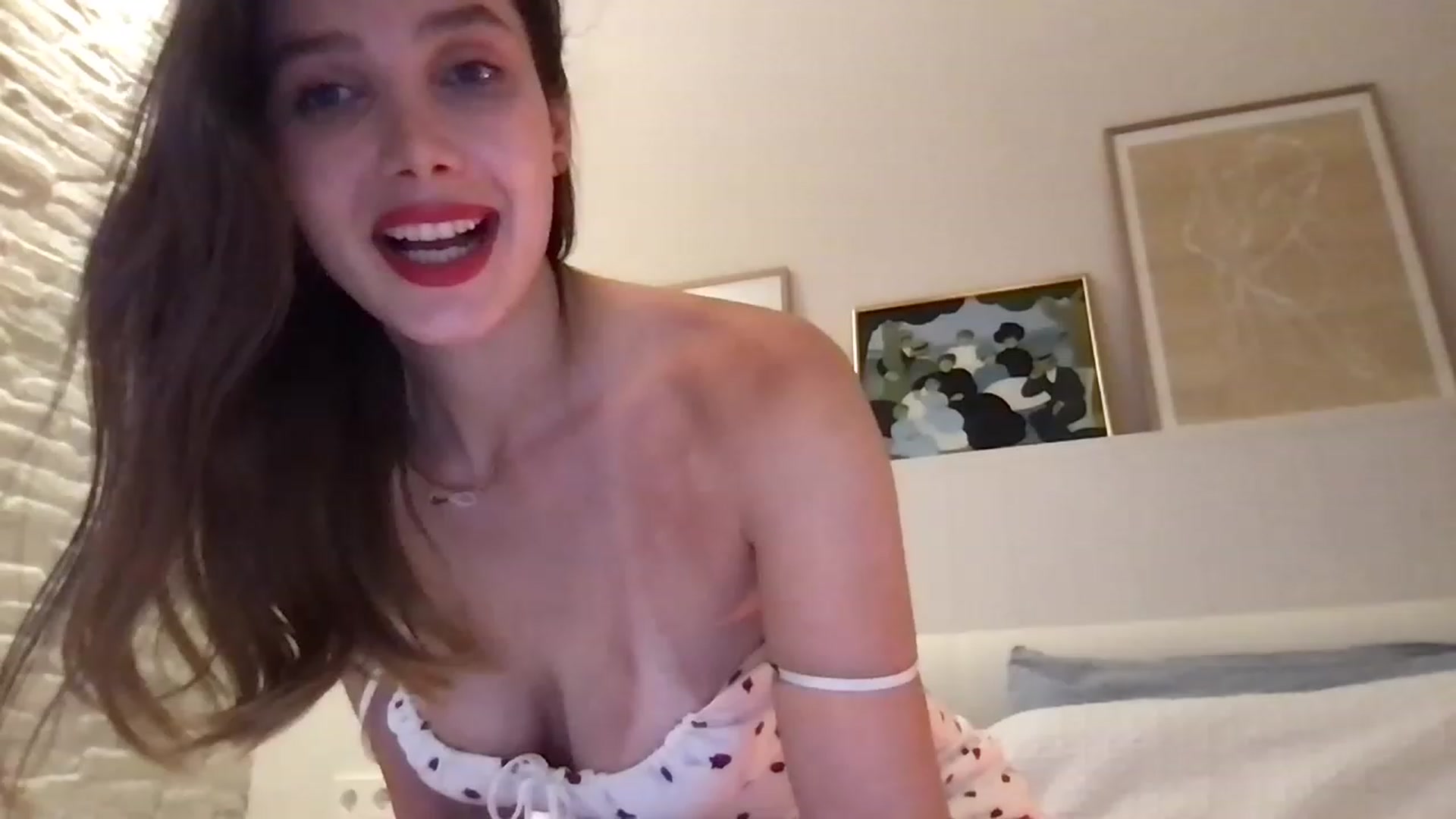 Gallery image thumbnail from LaLune's myfreecams stream on, 06/17/2023, 19:31 image 10 of 20