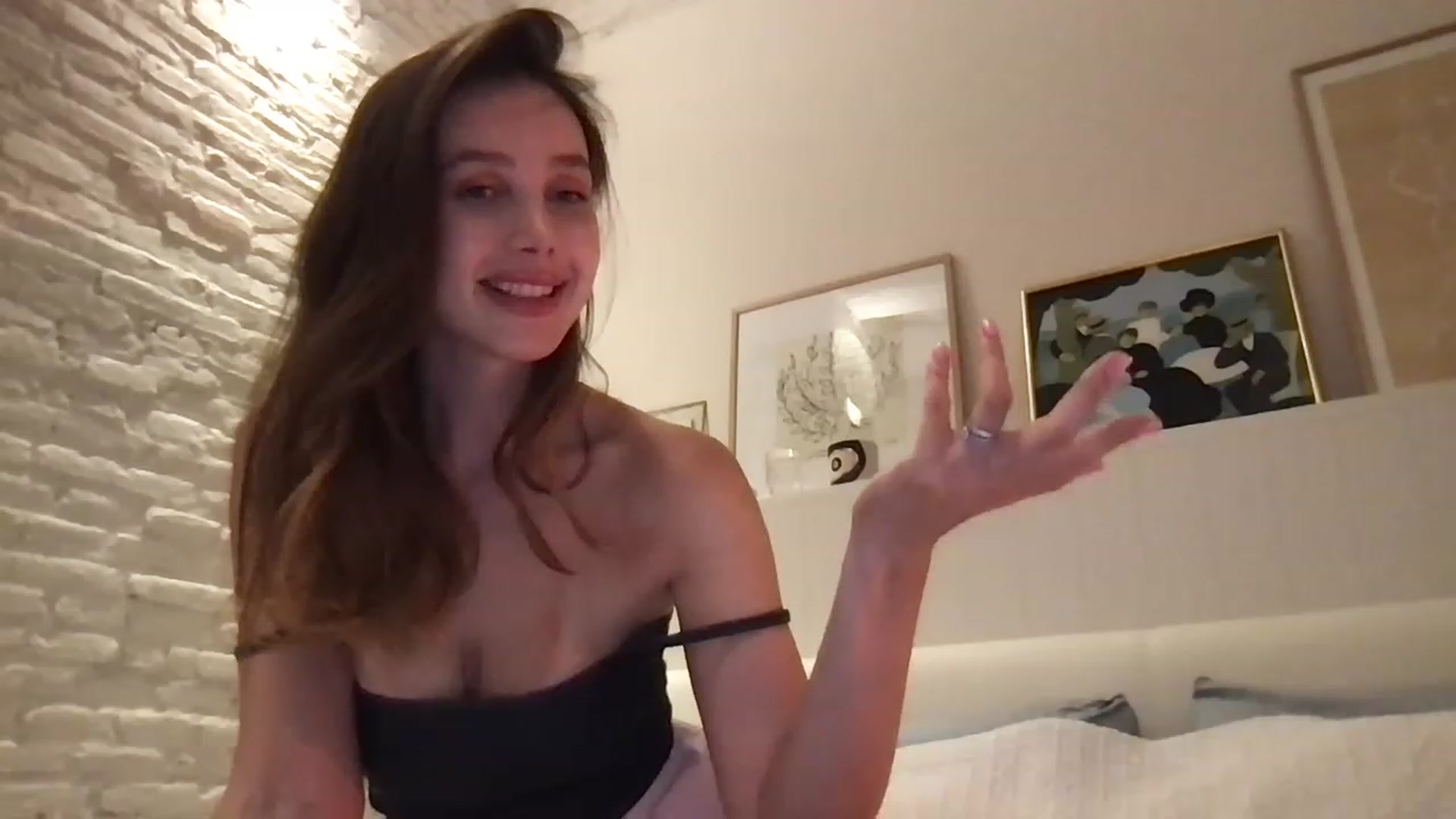 Gallery image thumbnail from LaLune's myfreecams stream on, 06/18/2023, 20:06 image 8 of 20