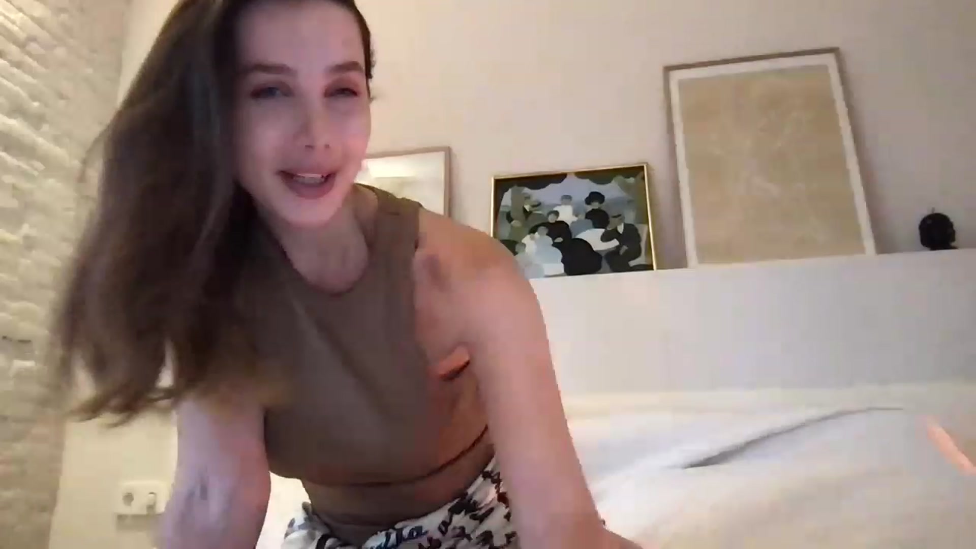 Gallery image thumbnail from LaLune's myfreecams stream on, 06/19/2023, 18:51 image 14 of 20