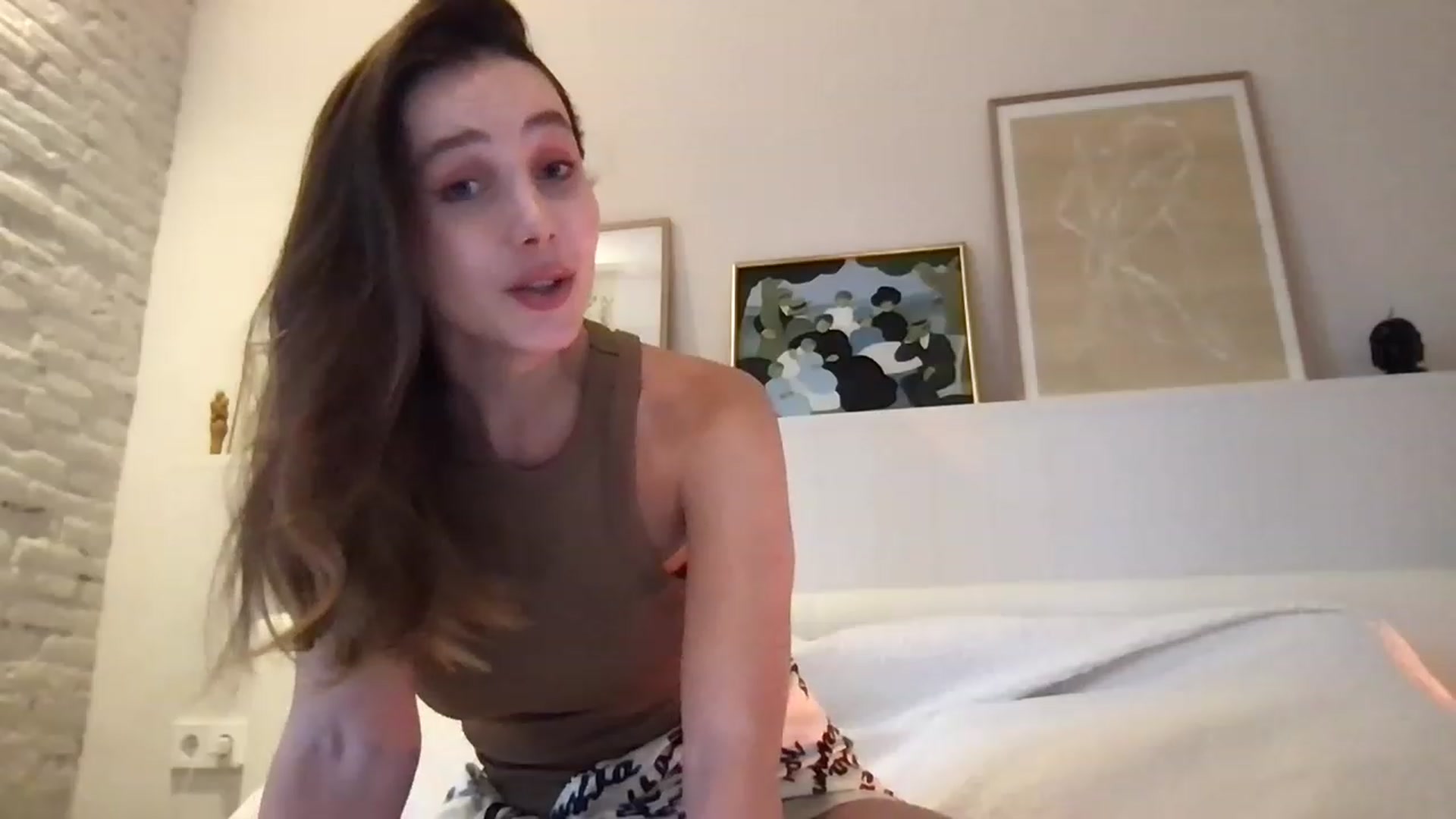Gallery image thumbnail from LaLune's myfreecams stream on, 06/19/2023, 18:51 image 15 of 20