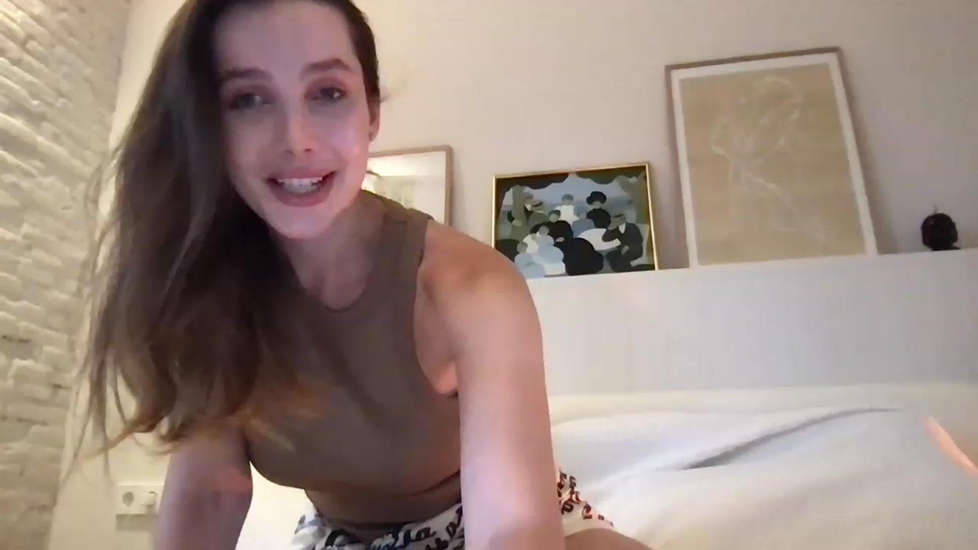 Gallery image thumbnail from LaLune's myfreecams stream on, 06/19/2023, 18:51 image 13 of 20