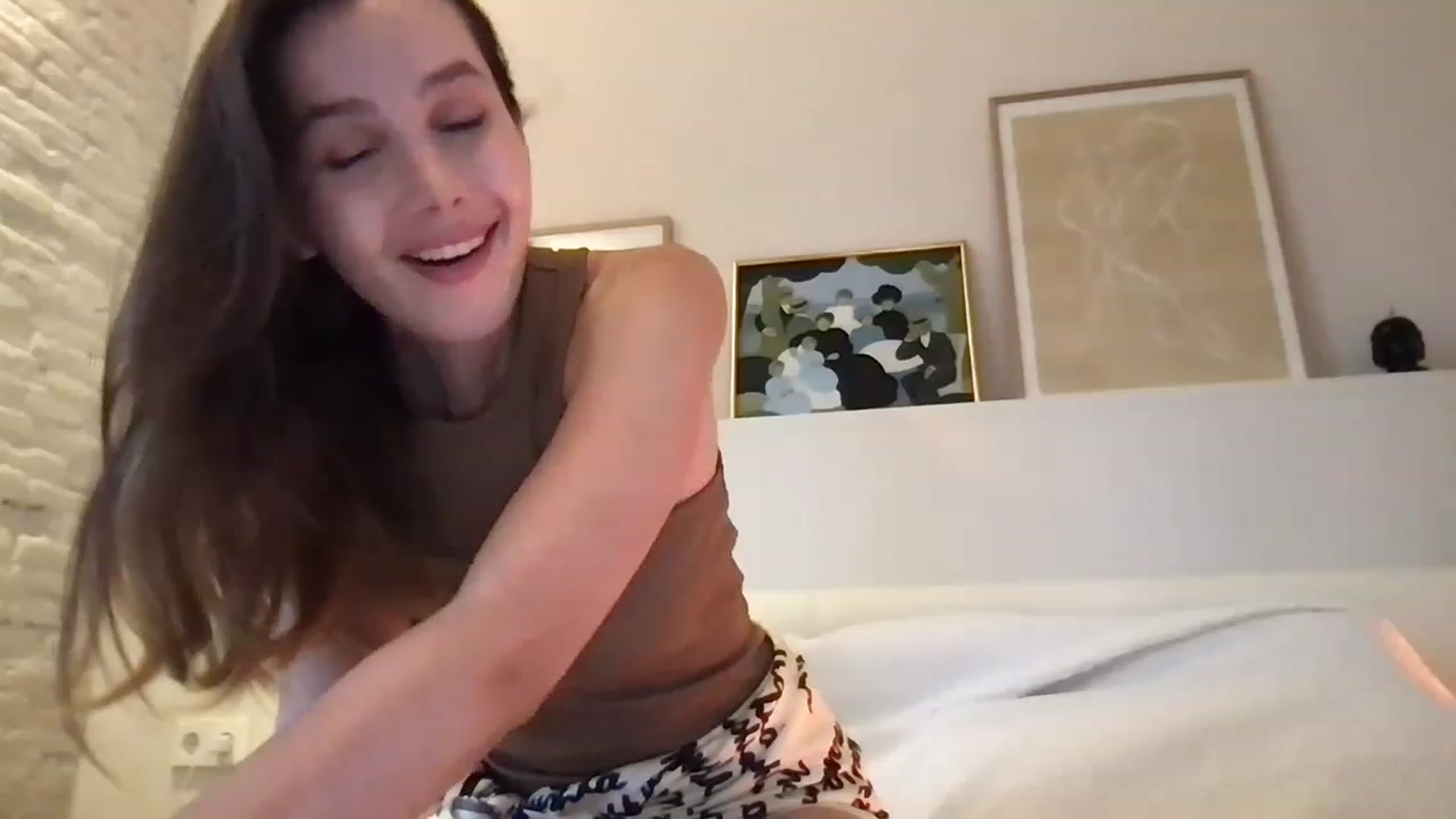 Gallery image thumbnail from LaLune's myfreecams stream on, 06/19/2023, 18:51 image 17 of 20