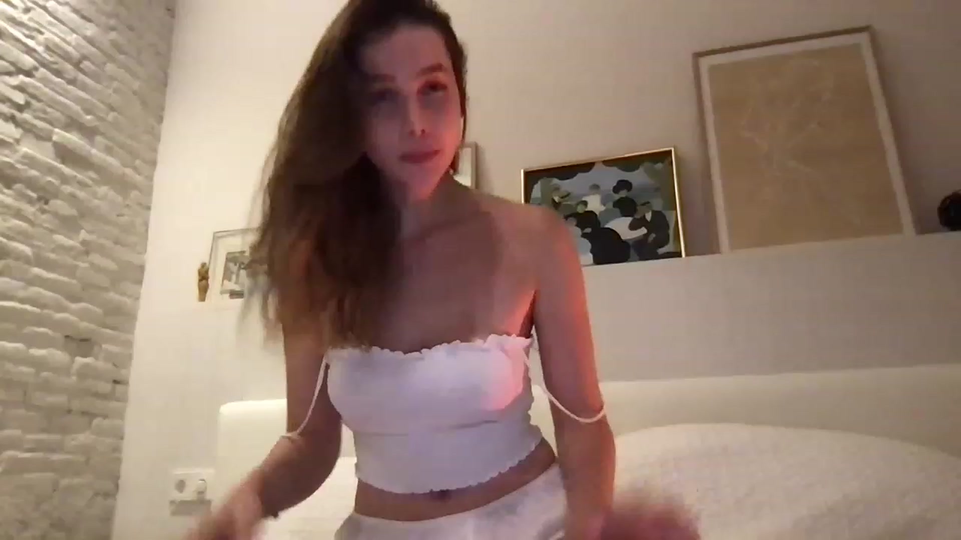 Gallery image thumbnail from LaLune's myfreecams stream on, 06/22/2023, 21:37 image 9 of 20