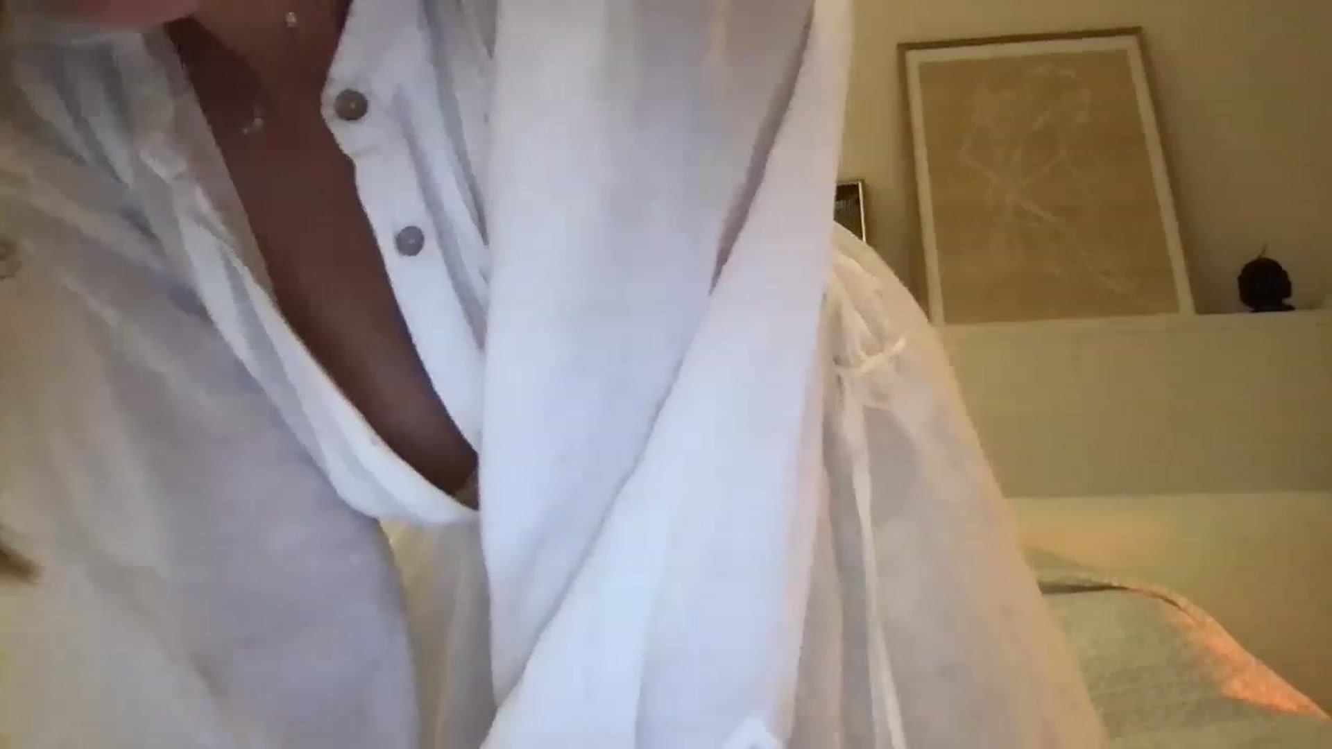 Gallery image thumbnail from LaLune's myfreecams stream on, 07/26/2023, 20:40 image 10 of 20