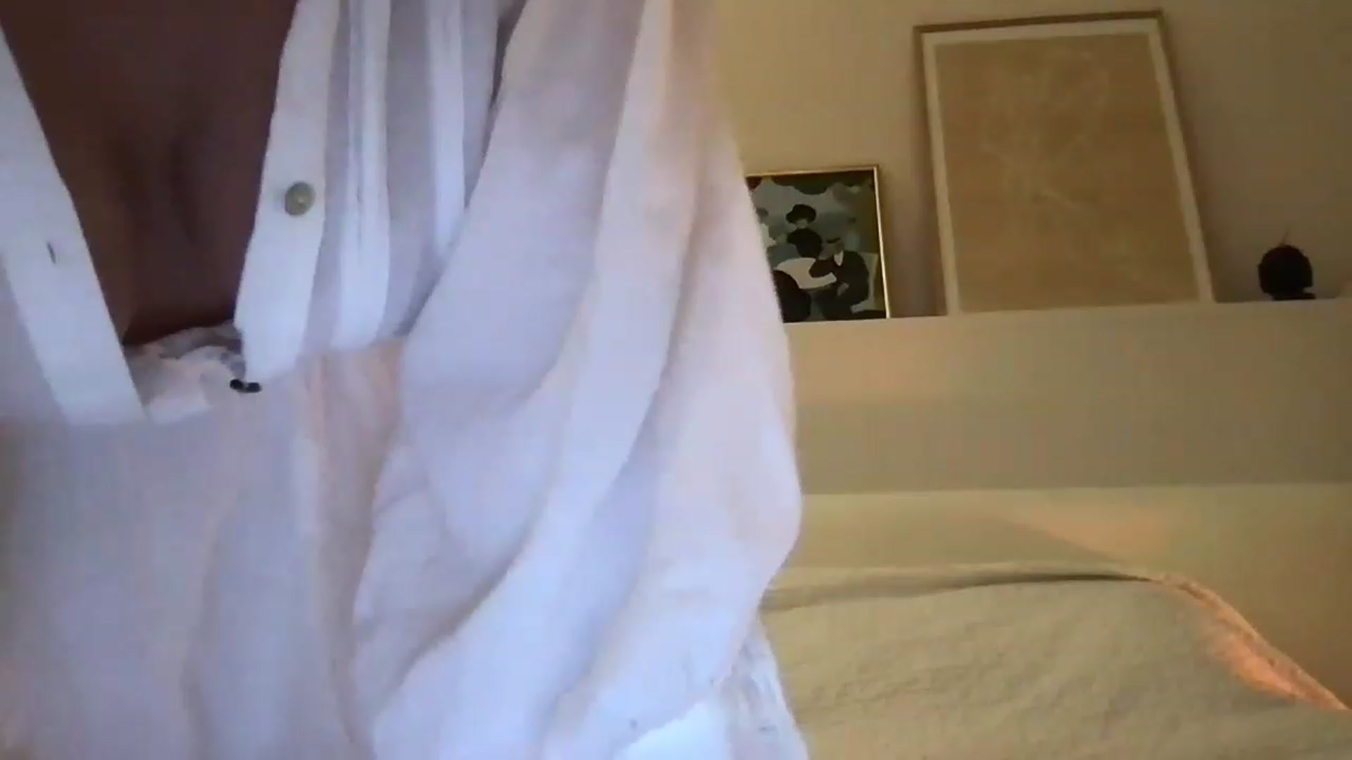 Gallery image thumbnail from LaLune's myfreecams stream on, 07/26/2023, 20:40 image 4 of 20