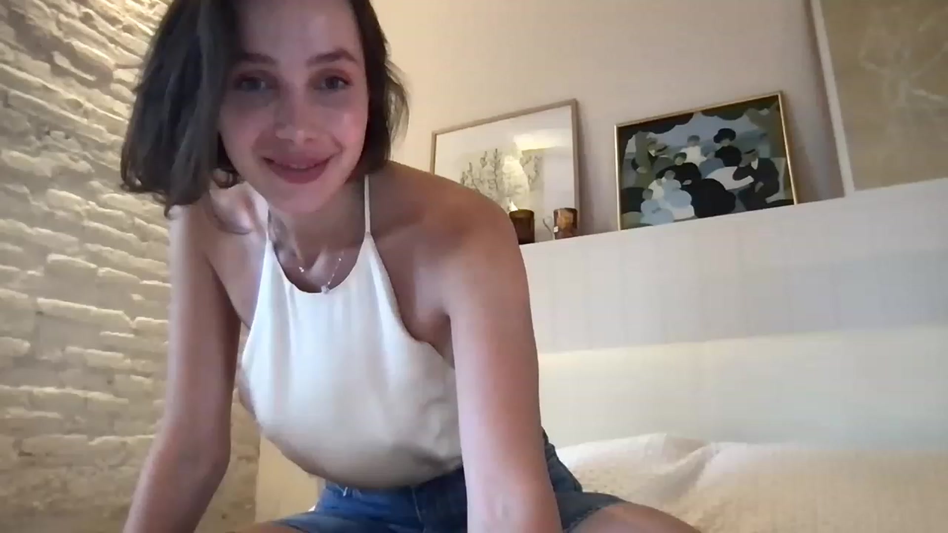 Gallery image thumbnail from LaLune's myfreecams stream on, 08/09/2023, 18:42 image 8 of 20