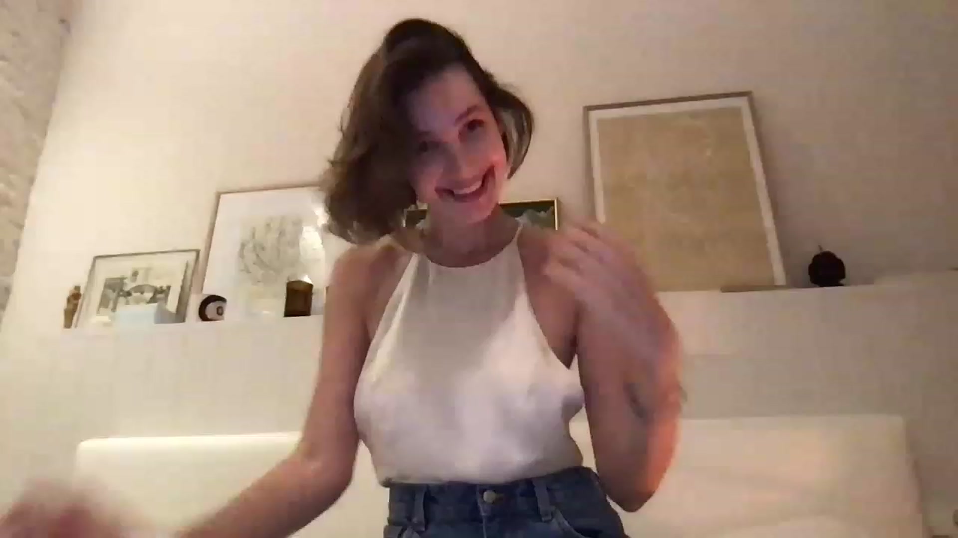 Gallery image thumbnail from LaLune's myfreecams stream on, 08/09/2023, 19:41 image 1 of 20