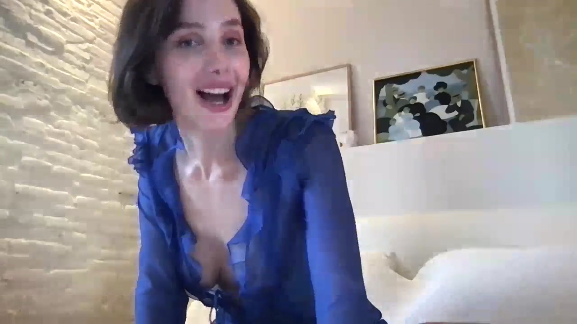 Gallery image thumbnail from LaLune's myfreecams stream on, 08/17/2023, 18:14 image 7 of 20