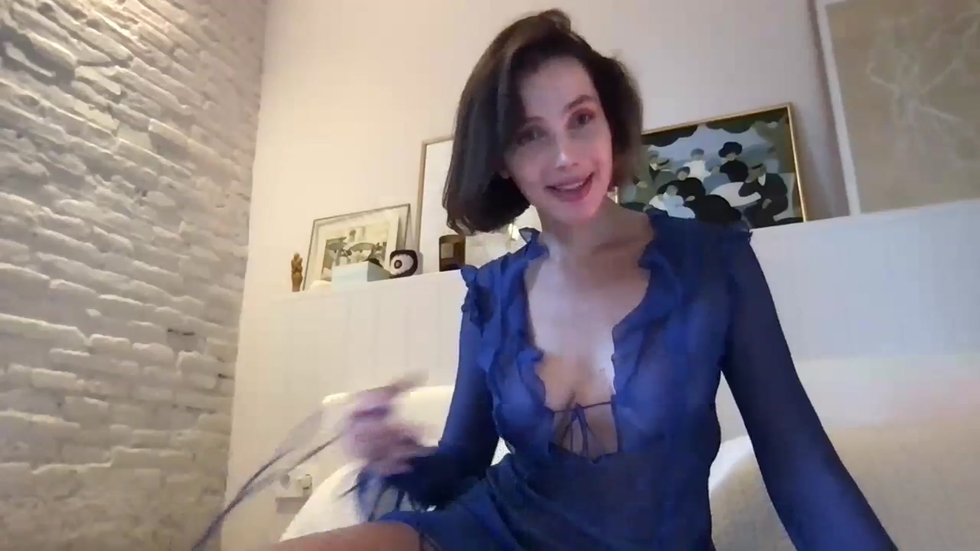 Gallery image thumbnail from LaLune's myfreecams stream on, 08/17/2023, 18:14 image 3 of 20