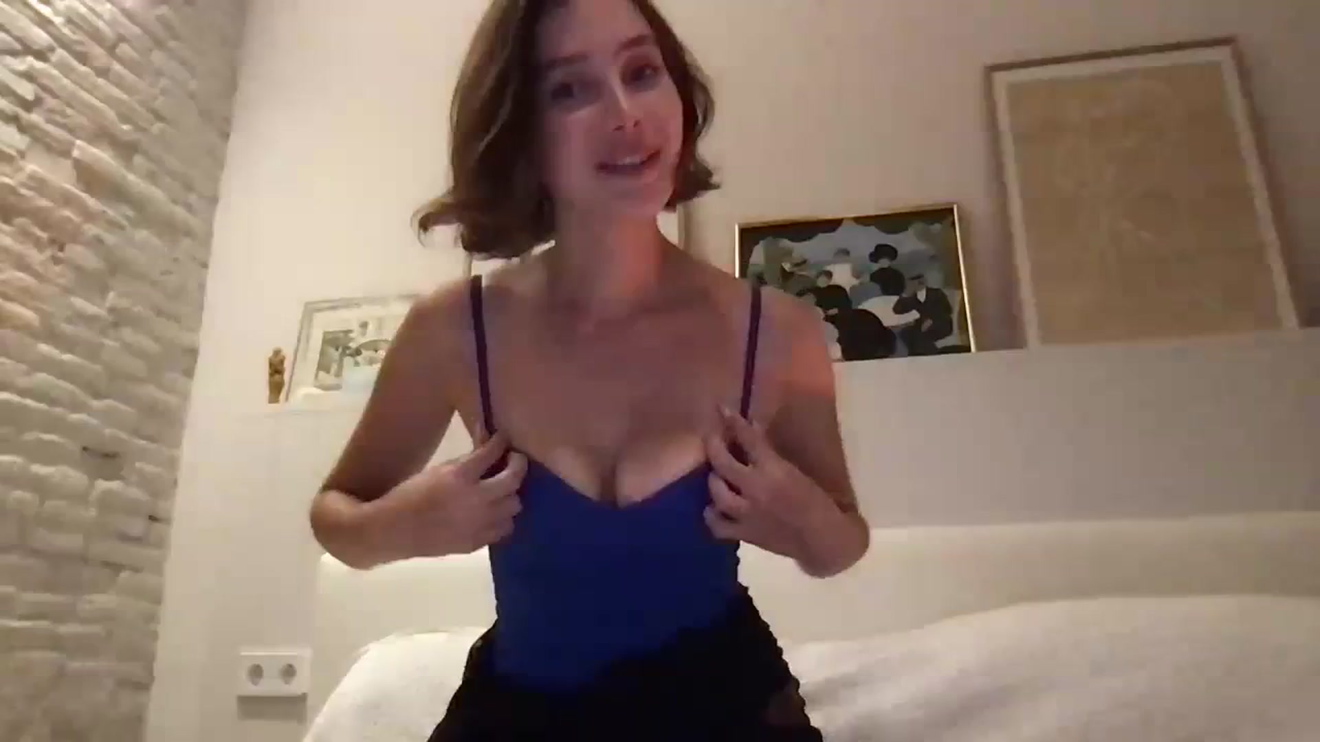 Gallery image thumbnail from LaLune's myfreecams stream on, 08/23/2023, 19:43 image 6 of 20