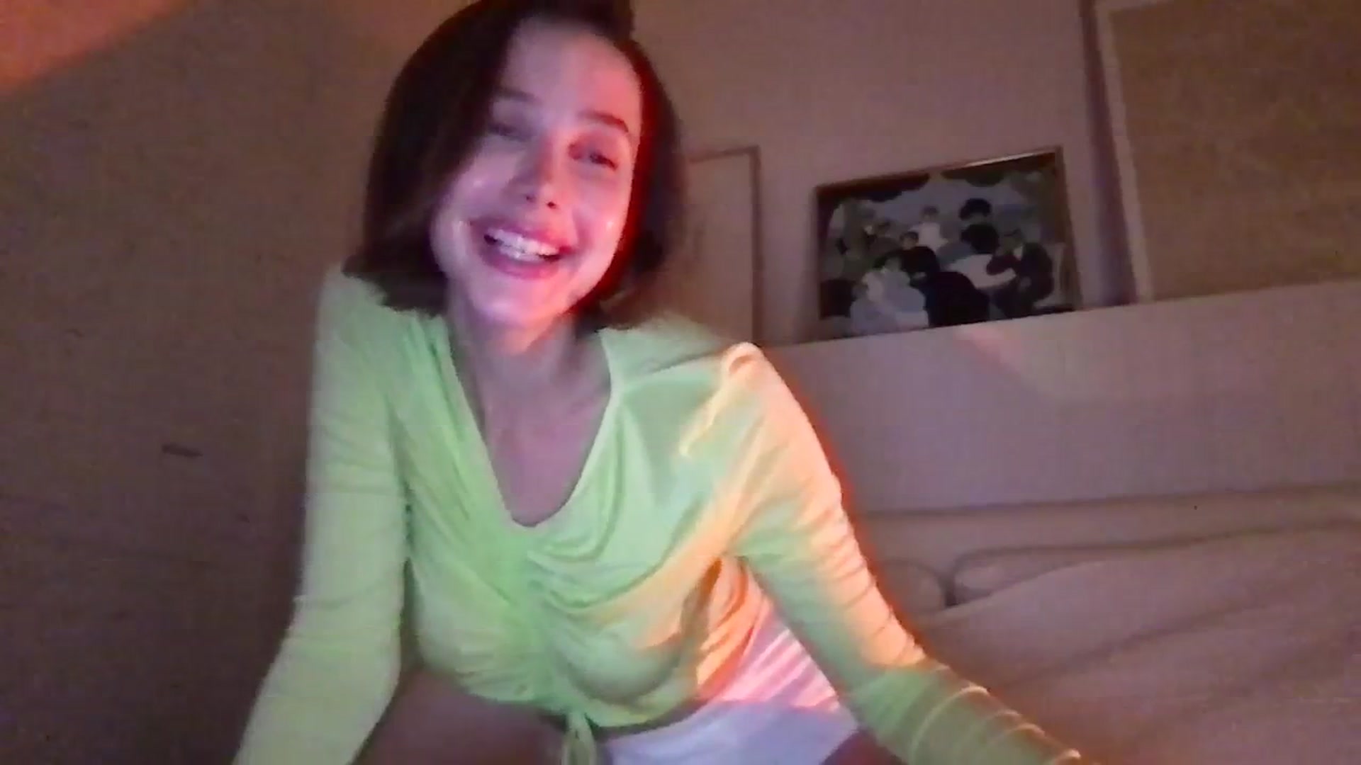 Gallery image thumbnail from LaLune's myfreecams stream on, 09/16/2023, 21:33 image 13 of 20
