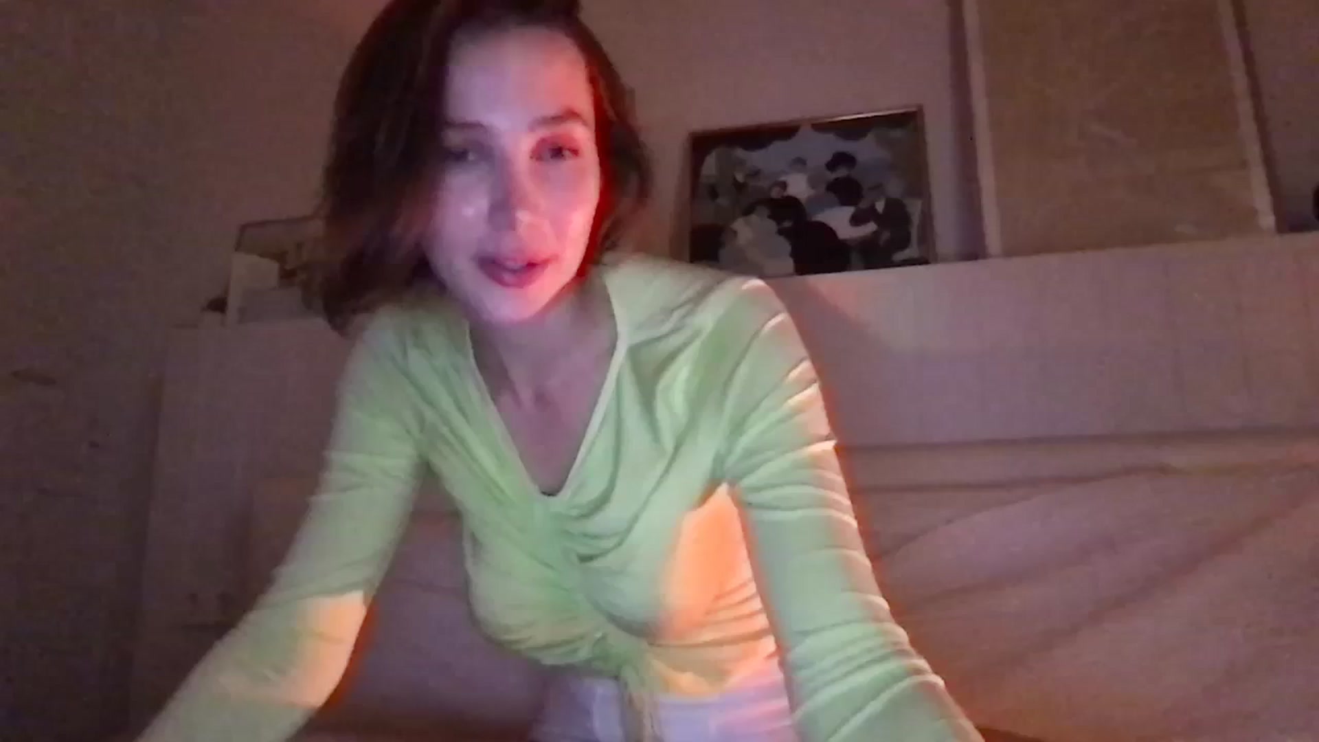 Gallery image thumbnail from LaLune's myfreecams stream on, 09/16/2023, 21:33 image 16 of 20