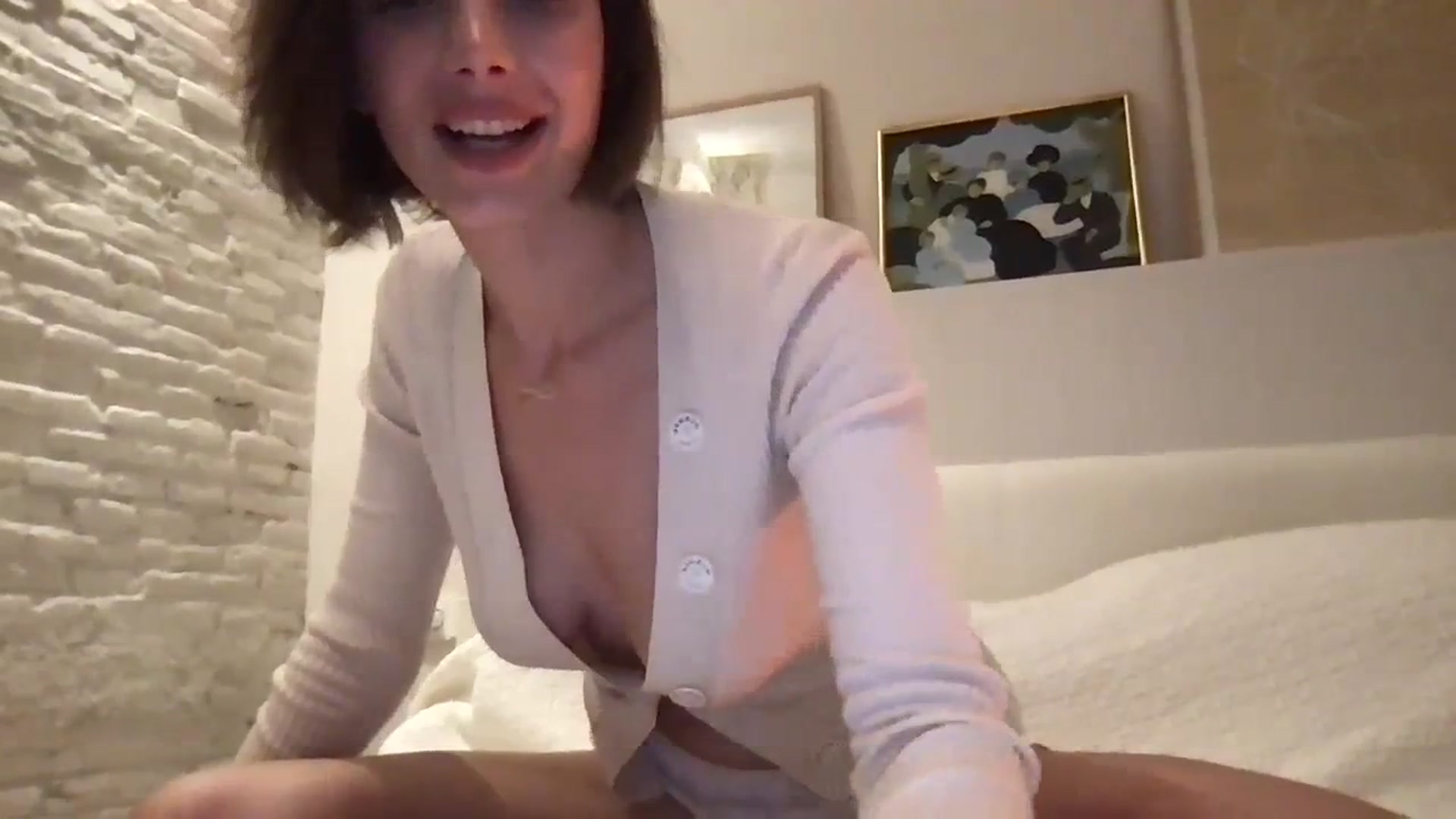 Gallery image thumbnail from LaLune's myfreecams stream on, 09/20/2023, 20:20 image 12 of 20