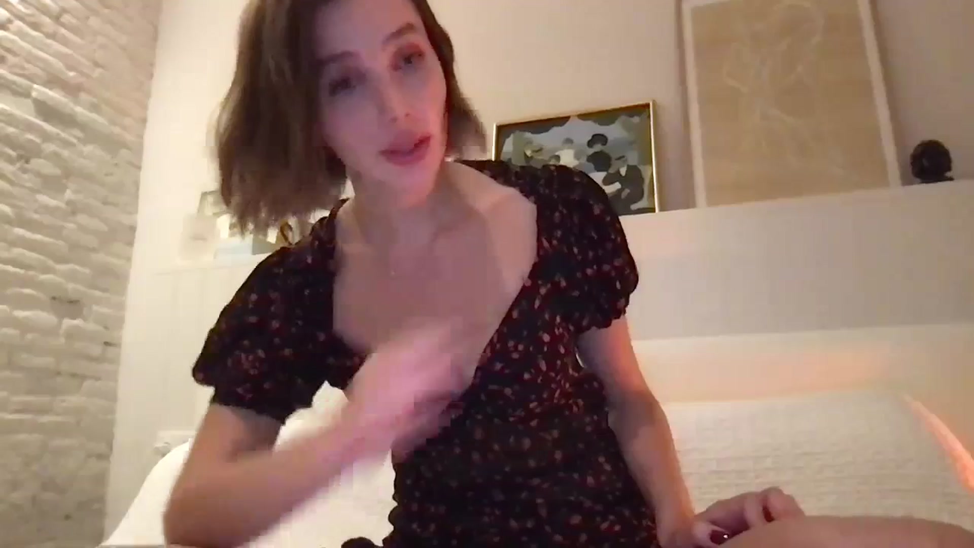Gallery image thumbnail from LaLune's myfreecams stream on, 09/27/2023, 22:10 image 6 of 20