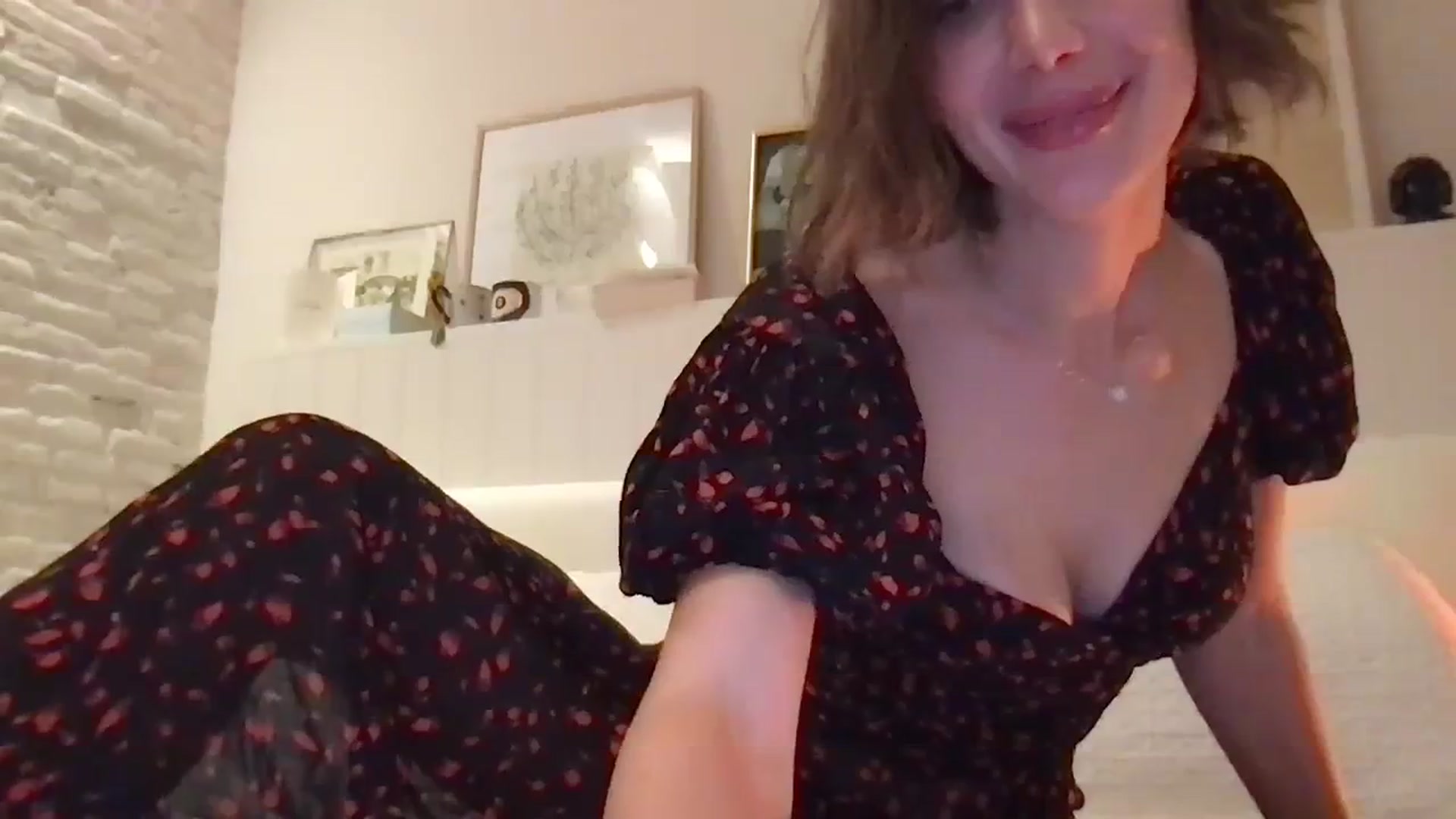 Gallery image thumbnail from LaLune's myfreecams stream on, 09/27/2023, 22:10 image 15 of 20