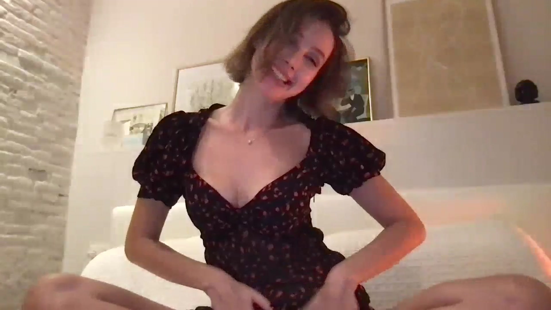 Gallery image thumbnail from LaLune's myfreecams stream on, 09/27/2023, 22:10 image 9 of 20