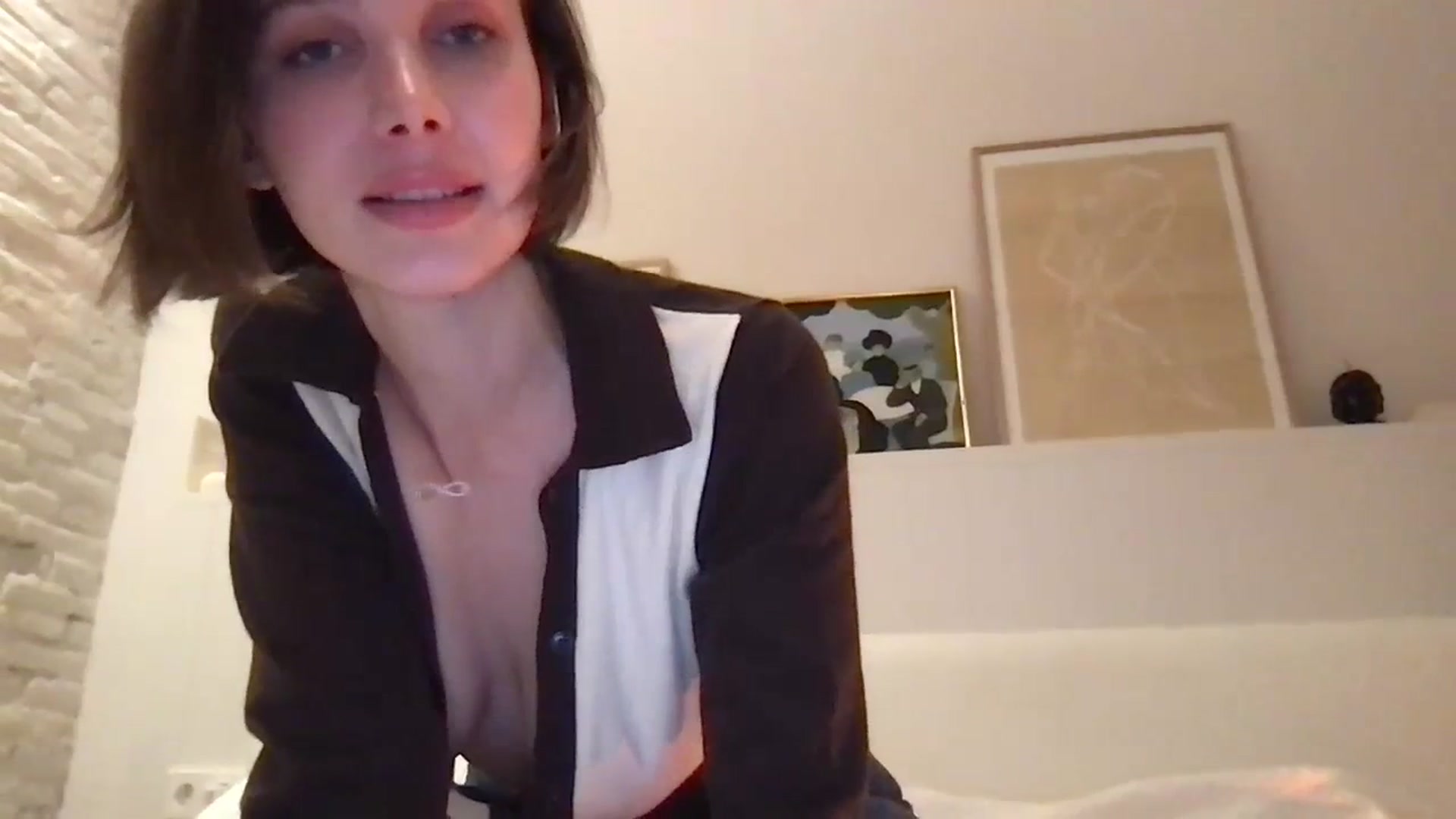 Gallery image thumbnail from LaLune's myfreecams stream on, 10/22/2023, 17:58 image 2 of 20