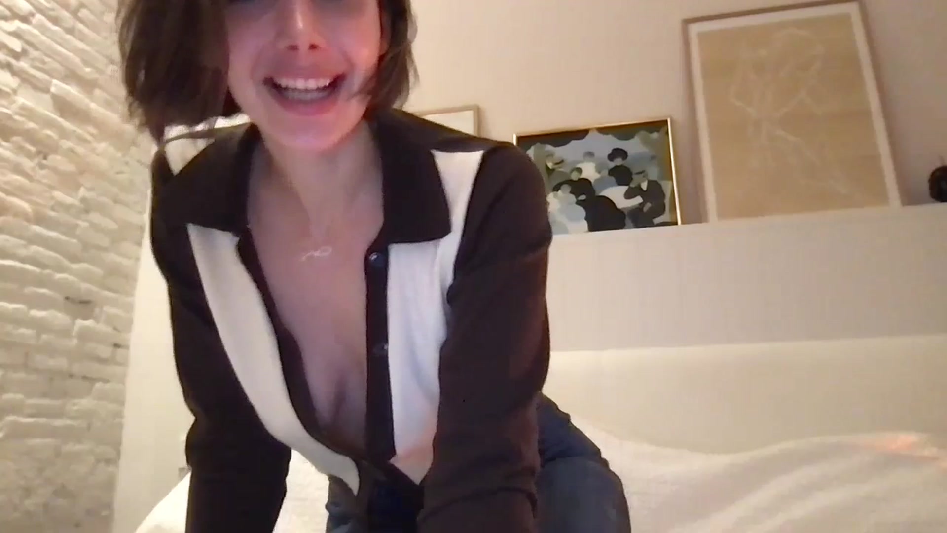 Gallery image thumbnail from LaLune's myfreecams stream on, 10/22/2023, 17:58 image 9 of 20