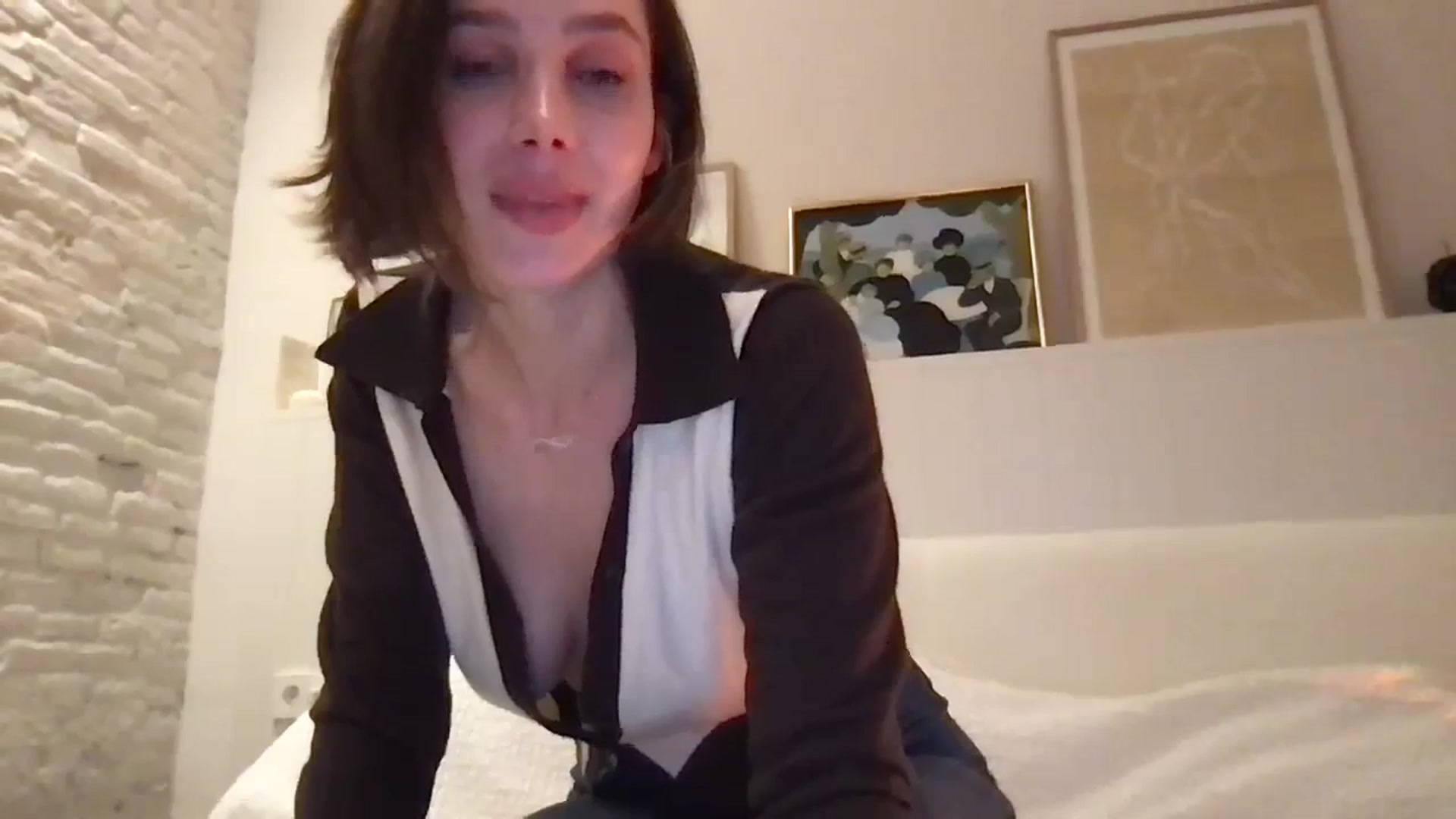Gallery image thumbnail from LaLune's myfreecams stream on, 10/22/2023, 17:58 image 8 of 20