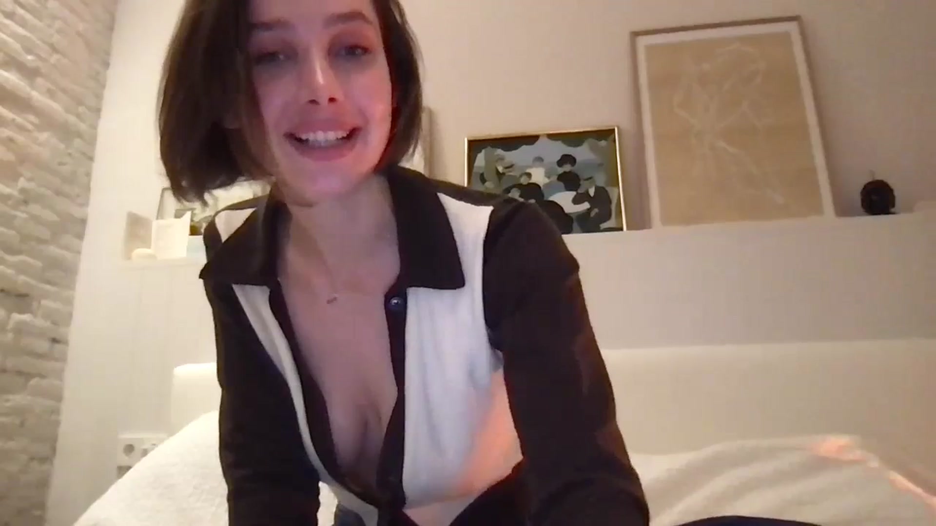 Gallery image thumbnail from LaLune's myfreecams stream on, 10/22/2023, 17:58 image 16 of 20