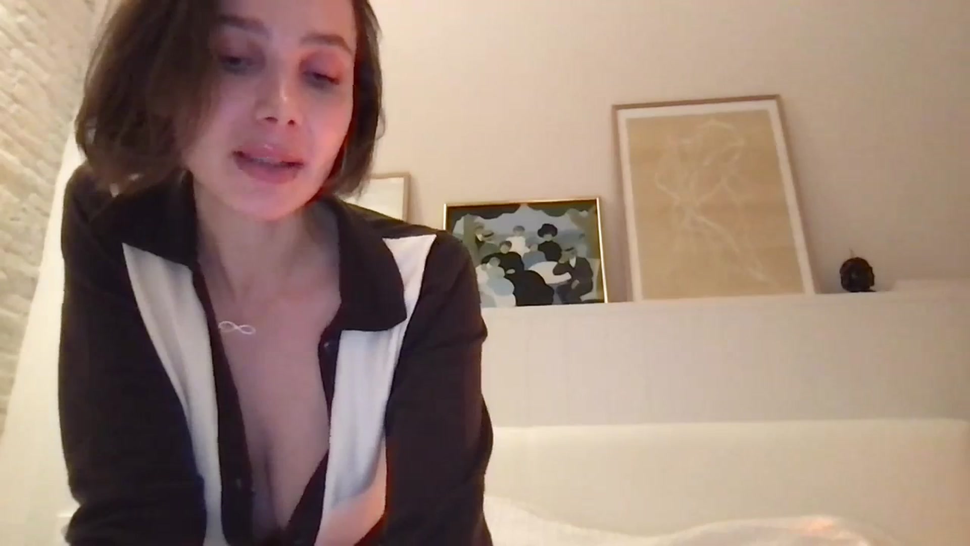 Gallery image thumbnail from LaLune's myfreecams stream on, 10/22/2023, 17:58 image 3 of 20