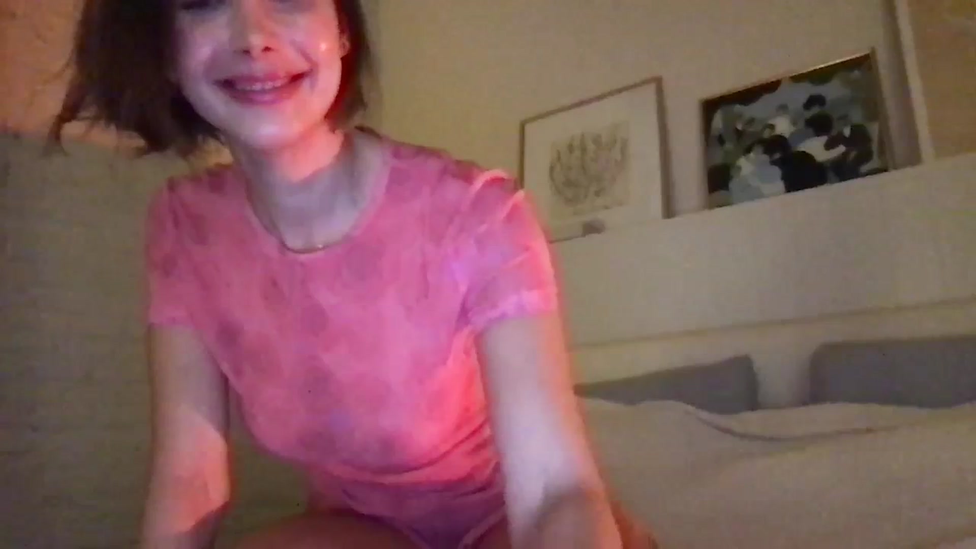 Gallery image thumbnail from LaLune's myfreecams stream on, 11/03/2023, 18:32 image 20 of 20