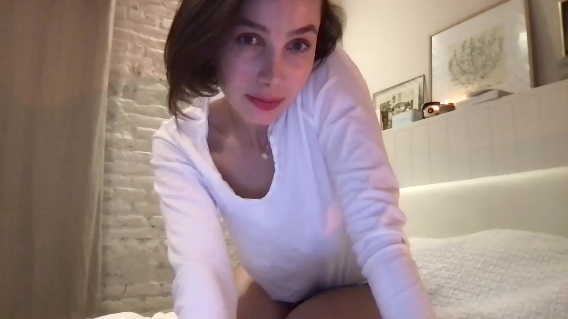 Gallery image thumbnail from LaLune's myfreecams stream on, 11/30/2023, 22:34 image 4 of 20