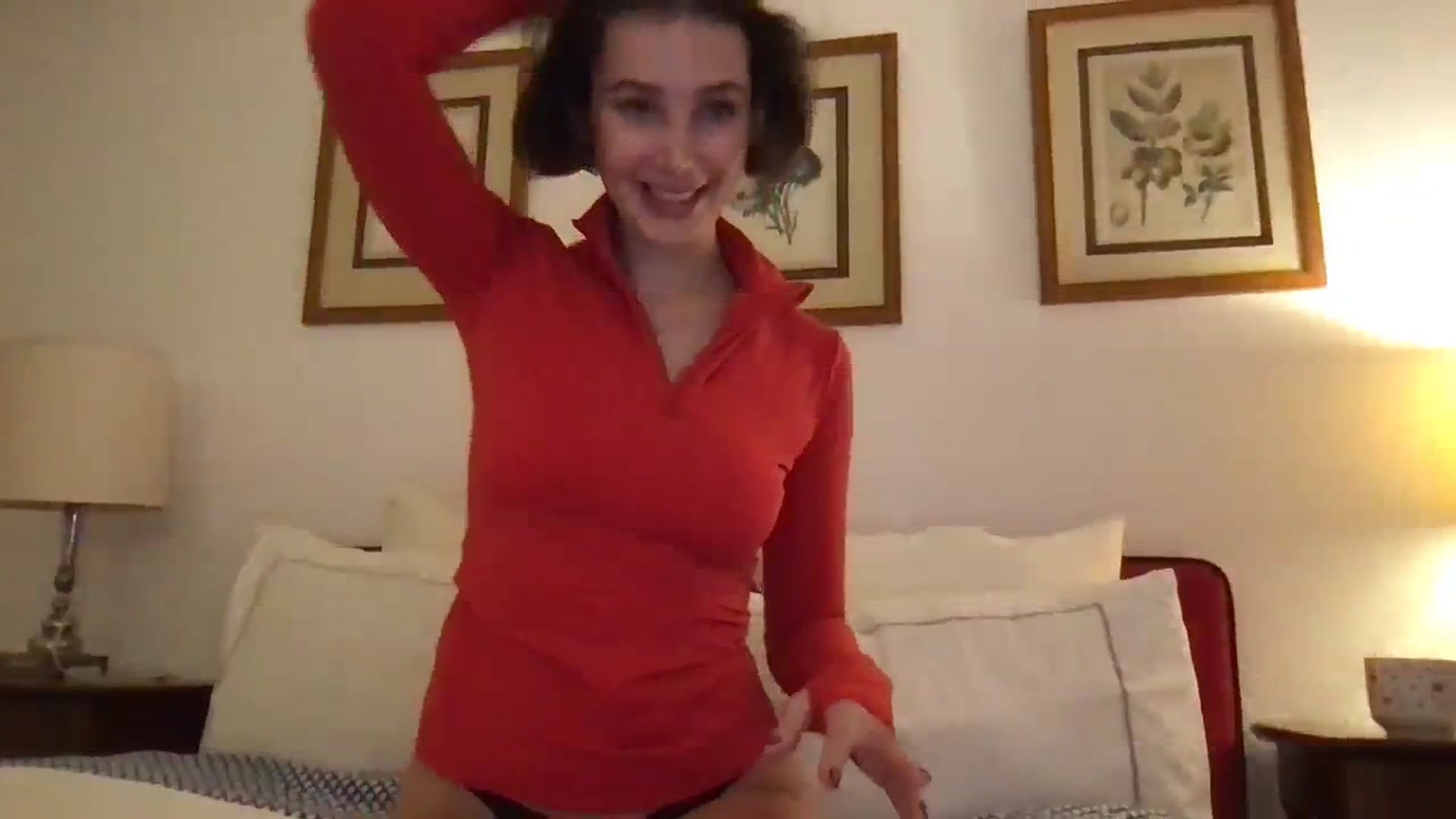 Gallery image thumbnail from LaLune's myfreecams stream on, 12/22/2023, 15:50 image 7 of 20