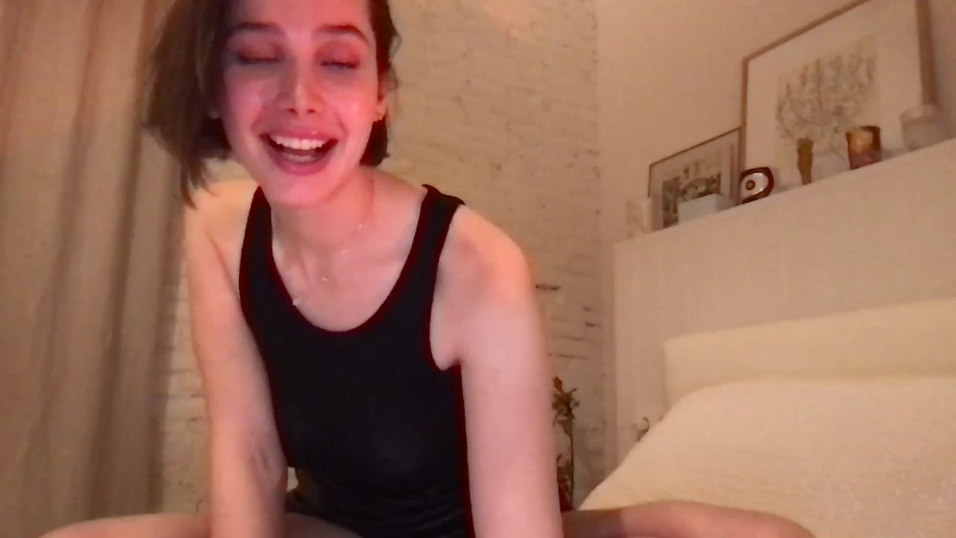 Gallery image thumbnail from LaLune's myfreecams stream on, 01/11/2024, 22:12 image 16 of 20