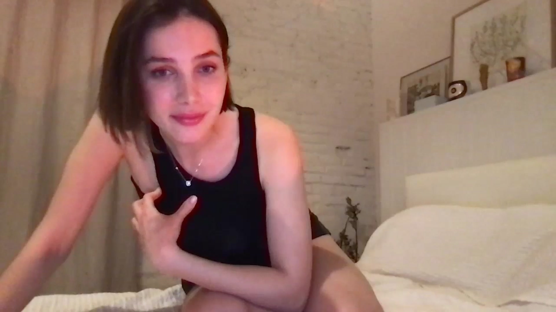 Gallery image thumbnail from LaLune's myfreecams stream on, 01/11/2024, 22:12 image 4 of 20
