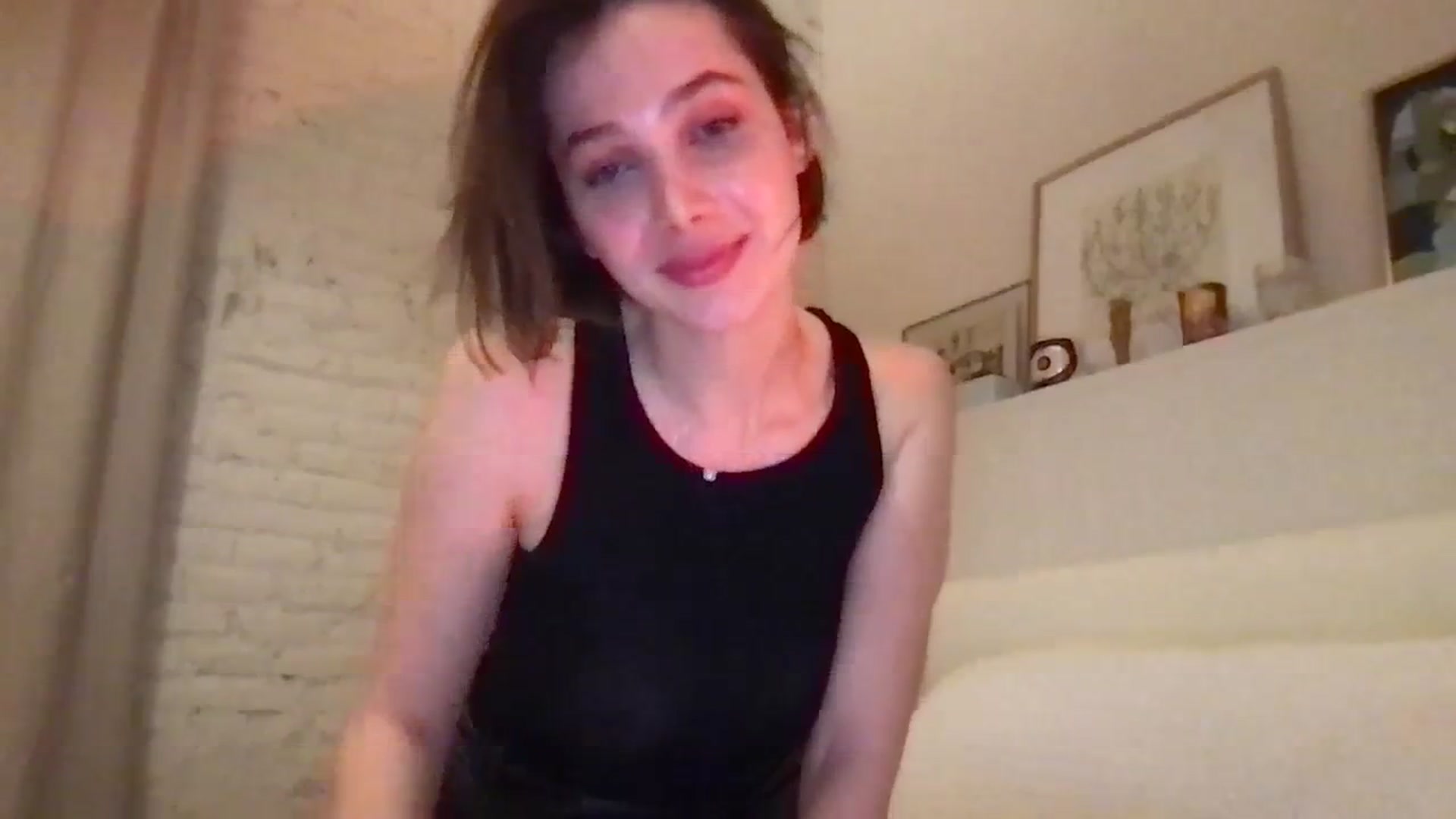Gallery image thumbnail from LaLune's myfreecams stream on, 01/11/2024, 22:12 image 14 of 20