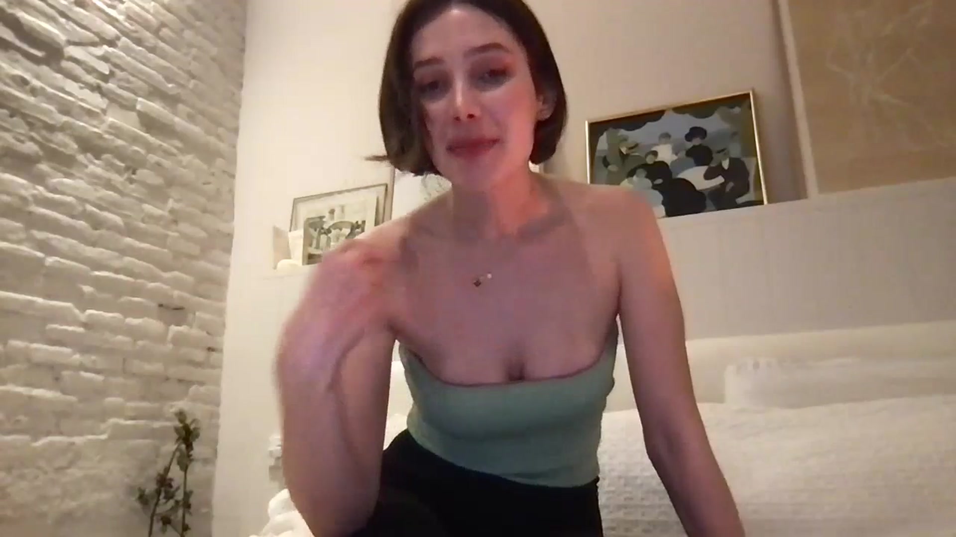 Gallery image thumbnail from LaLune's myfreecams stream on, 01/15/2024, 18:48 image 13 of 20