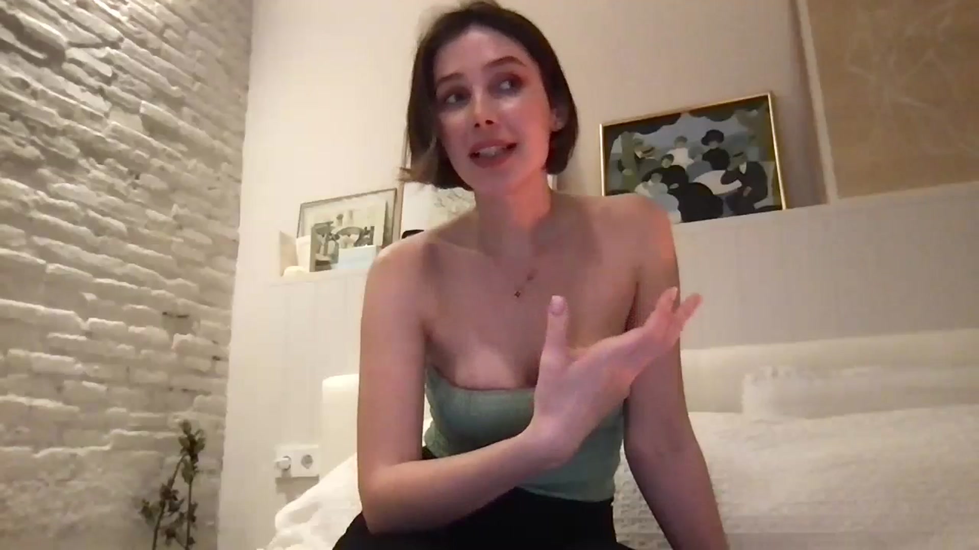 Gallery image thumbnail from LaLune's myfreecams stream on, 01/15/2024, 18:48 image 15 of 20